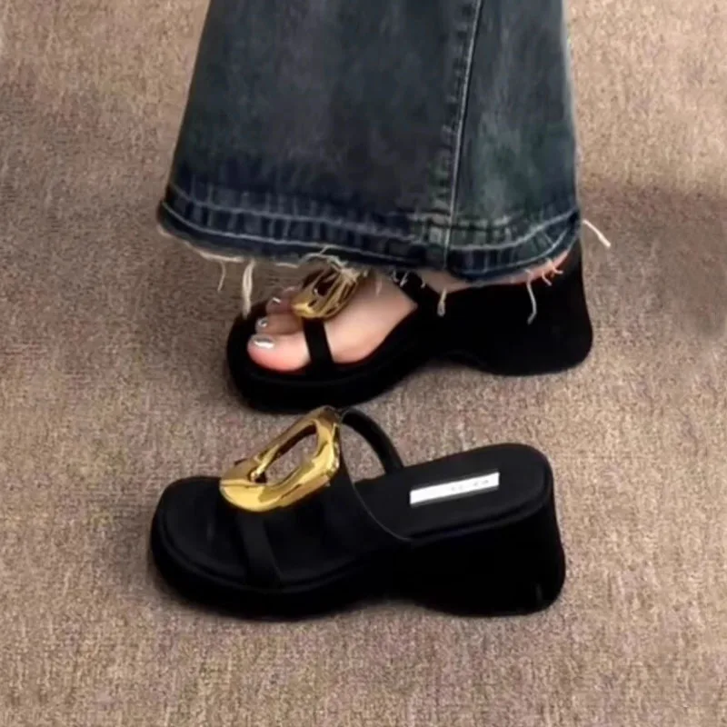 Summer Chunky Women Slippers Fashion Metal Decoration Casual Rome Style Female Platform Thick Heel Sandals
Summer Chunky Women Slippers Fashion Metal Decoration Casual Rome Style Female Platform Thick Heel Sandals