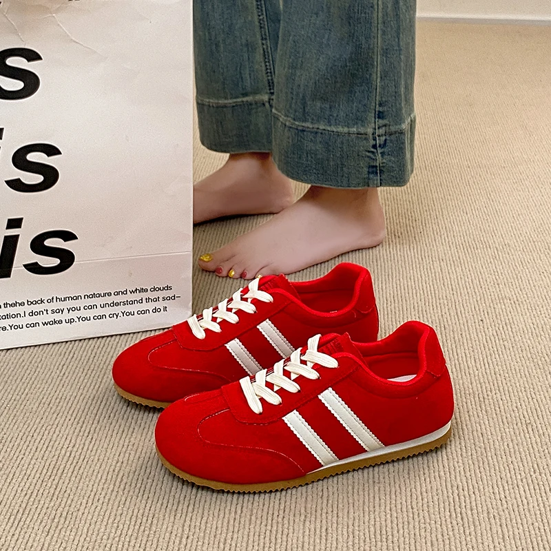 Retro Womens Casual Shoes New Fashion Round Head Sneakers Classic Thick Sole Walking Shoes for Woman Designer Shoe Zapatos Mujer
Retro Womens Casual Shoes New Fashion Round Head Sneakers Classic Thick Sole Walking Shoes for Woman Designer Shoe Zapatos Mujer