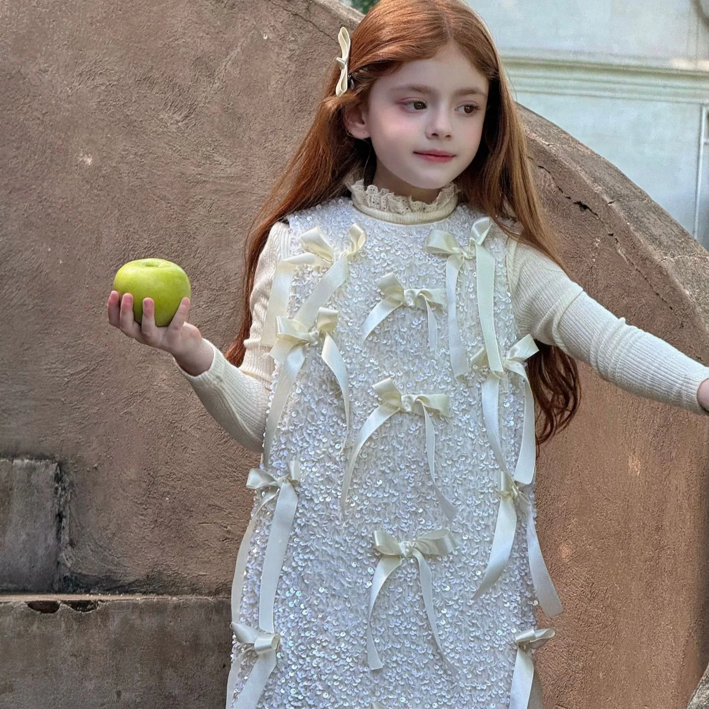 2025 Winter New Children's Clothing Korean Girls Encrypted Beaded Sequin Dress Children's Velvet Dress Sweet
2025 Winter New Children's Clothing Korean Girls Encrypted Beaded Sequin Dress Children's Velvet Dress Sweet