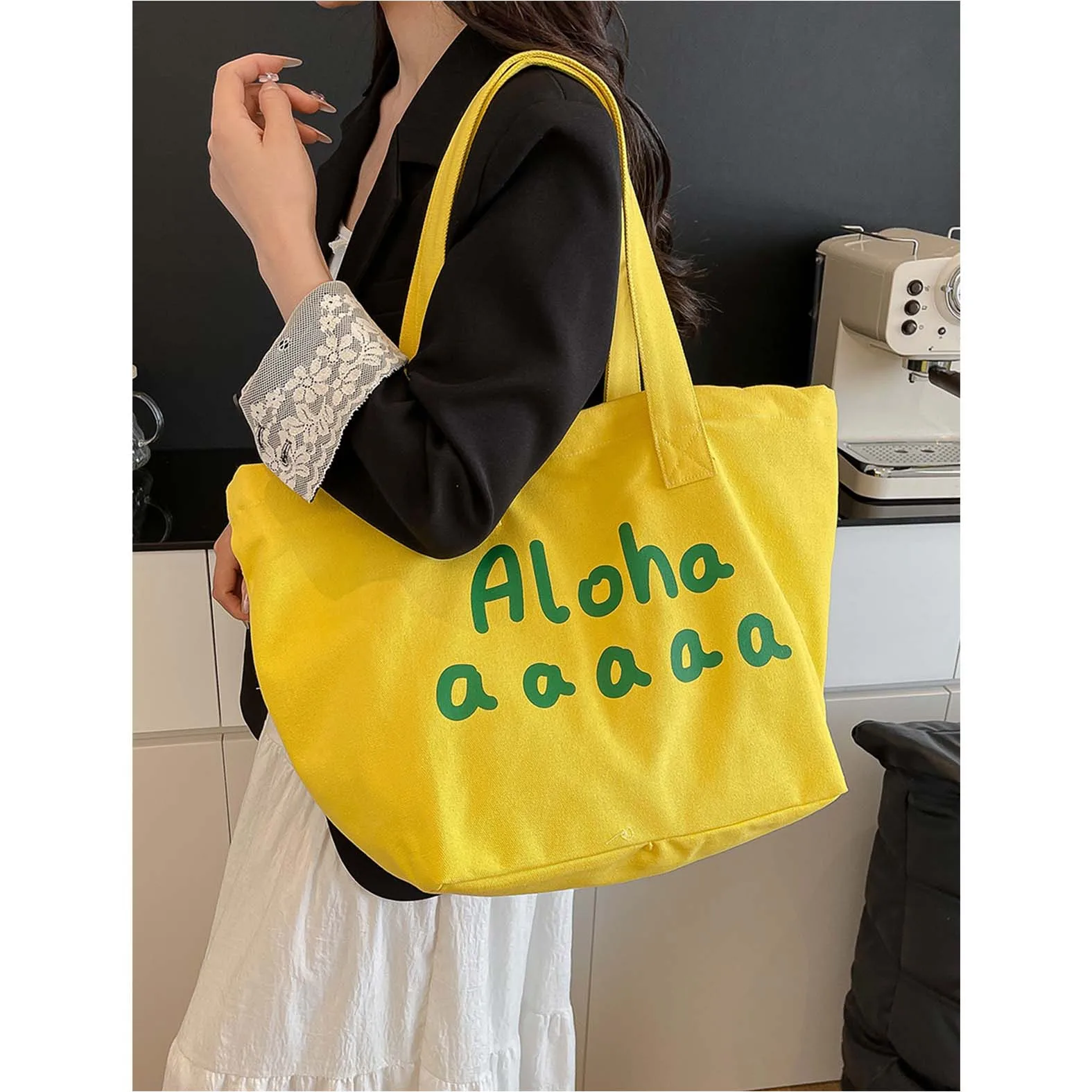 Korean version new canvas bag large capacity single shoulder letter tote bag ins simple casual commuting shopping bag women's ba
Korean version new canvas bag large capacity single shoulder letter tote bag ins simple casual commuting shopping bag women's ba