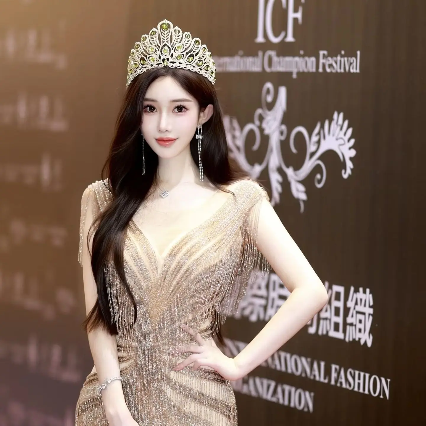 Crystal Bridal Hair Tiara Large Adjustable Crown for Beauty Pageant Miss International Queen Hair Accessories
Crystal Bridal Hair Tiara Large Adjustable Crown for Beauty Pageant Miss International Queen Hair Accessories