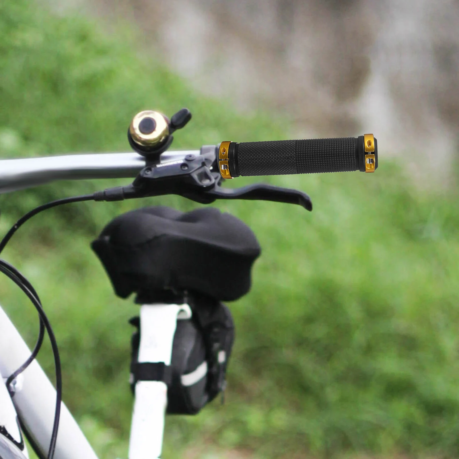 Aluminum Alloy Handlebar Grips White Non Slip Bicycle Hand Grips Mountain Bike Accessories Sports Bike Cover Protector
Aluminum Alloy Handlebar Grips White Non Slip Bicycle Hand Grips Mountain Bike Accessories Sports Bike Cover Protector
