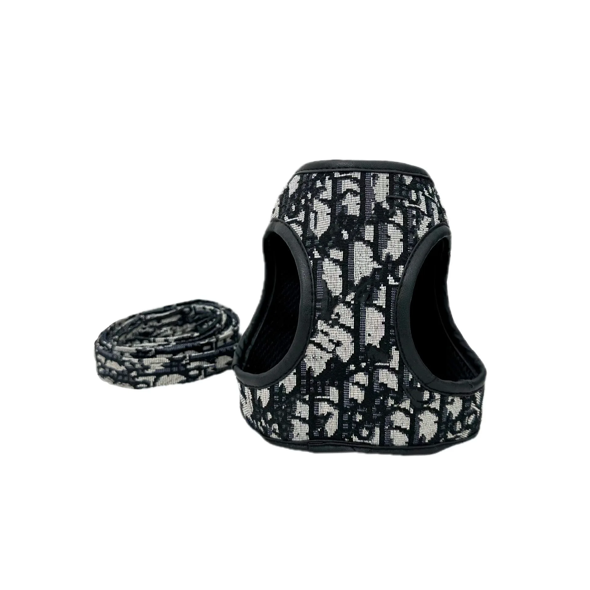 Bomei Keji designer dog cat fighting traction rope tide brand leather chest back suit pattern
Bomei Keji designer dog cat fighting traction rope tide brand leather chest back suit pattern