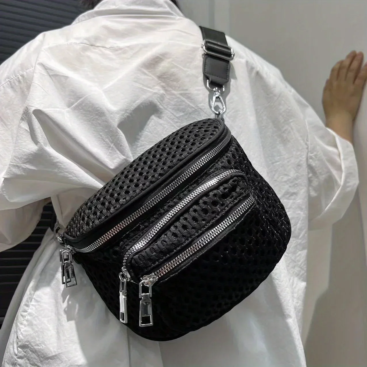Women's Fashion Sports Running Chest Bag Small and Light Multi-Pocket Shoulder Messenger Bag
Women's Fashion Sports Running Chest Bag Small and Light Multi-Pocket Shoulder Messenger Bag