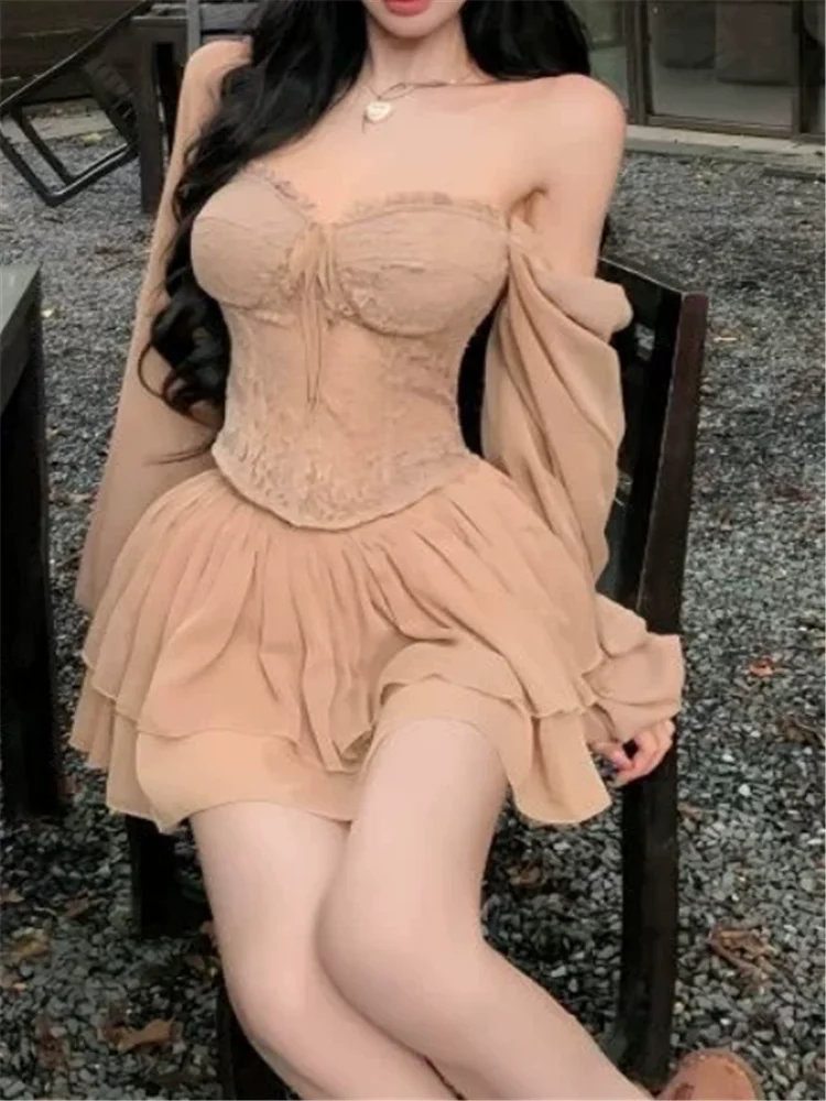 French Sweet Girl Fairy 2 Pieces Dress Suits Square Collar Lantern Sleeve Slim Lace Shirt Top&Ruffles Chiffon Mini Skirt Sets
French Sweet Girl Fairy 2 Pieces Dress Suits Square Collar Lantern Sleeve Slim Lace Shirt Top&Ruffles Chiffon Mini Skirt Sets