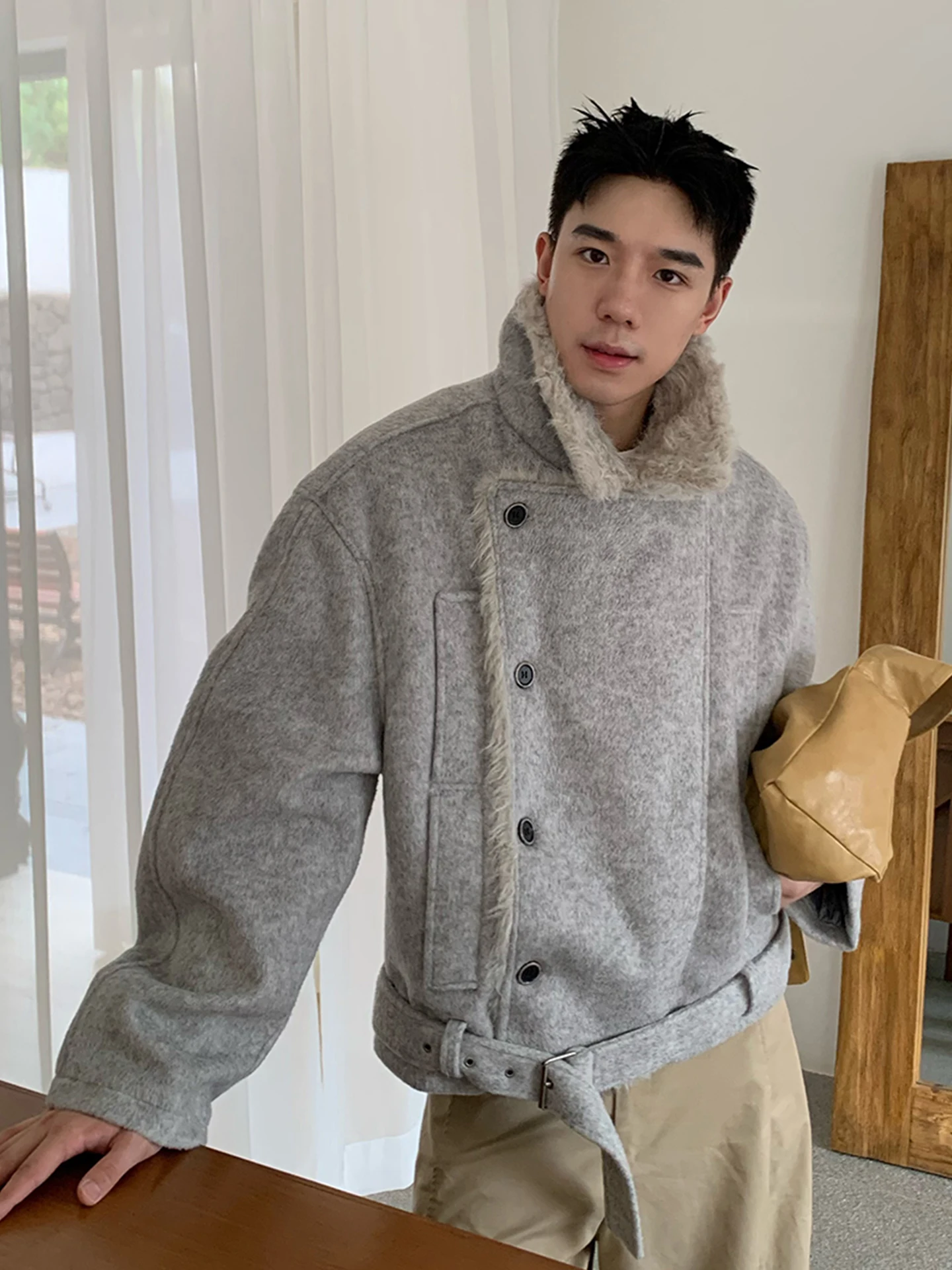 Двубортное мужское зимнее пальто в стиле ретро с меховым воротником Thi, теплая шерстяная верхняя одежда, свободная посадка, молодежный Sle Regular Sve
Двубортное мужское зимнее пальто в стиле ретро с меховым воротником Thi, теплая шерстяная верхняя одежда, свободная посадка, молодежный Sle Regular Sve