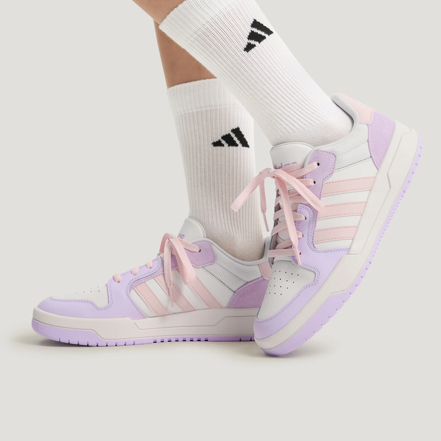 Adidas Authentic ENTRAP Men's Women's Low-Top Retro Basketball Style Sneakers KH8206
Adidas Authentic ENTRAP Men's Women's Low-Top Retro Basketball Style Sneakers KH8206