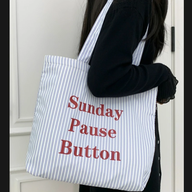 Simple Letter Stripe Shoulder Bags for Women Casual Large Capacity Ladies Shopping Tote Bag Portable College Student Handbag
Simple Letter Stripe Shoulder Bags for Women Casual Large Capacity Ladies Shopping Tote Bag Portable College Student Handbag
