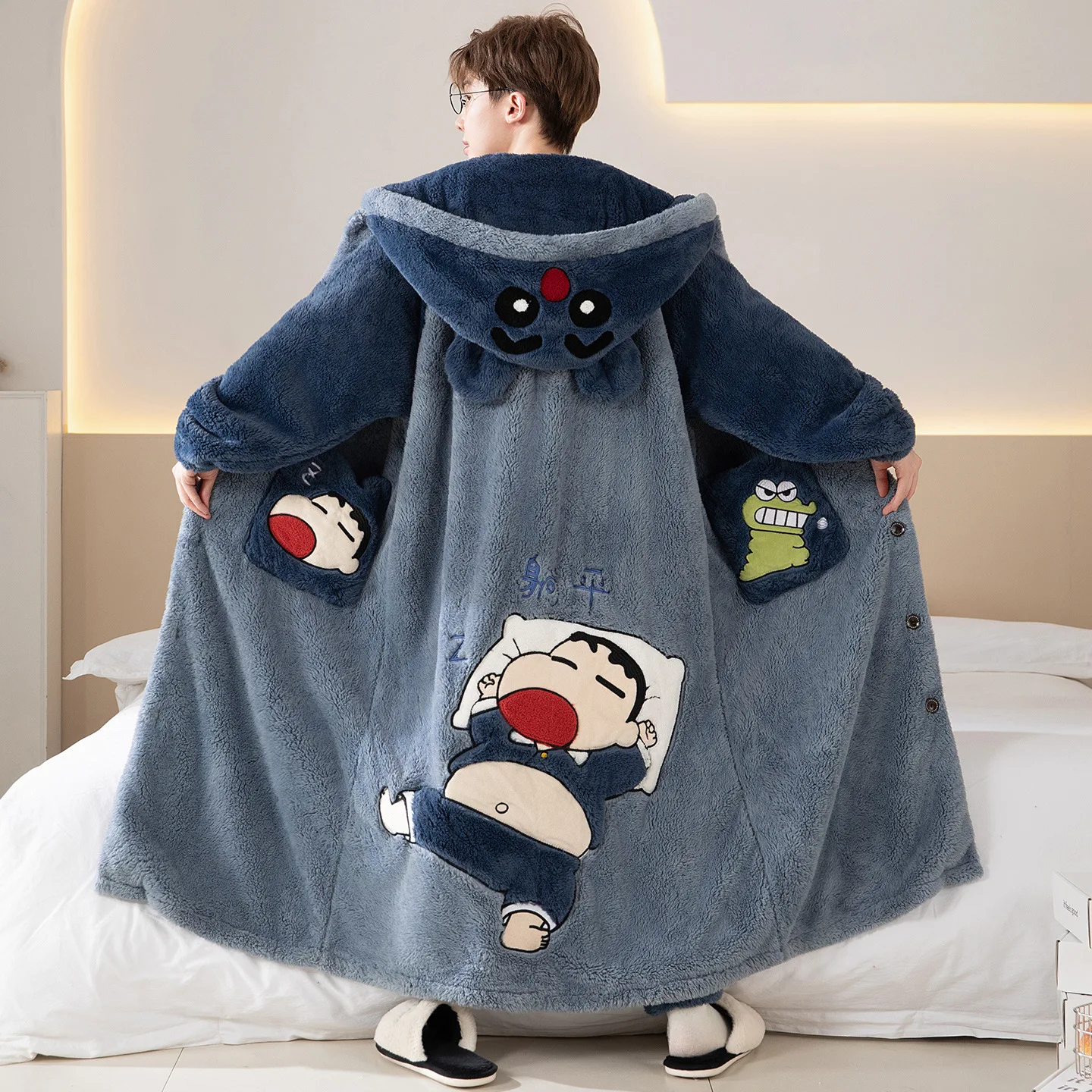 Crayon Shin-Chan Men's Hooded Robe Pants Set, Thick Warm Fluffy Plush Bathrobe Winter Soft Sleepwear Loungewear Anime Pajamas
Crayon Shin-Chan Men's Hooded Robe Pants Set, Thick Warm Fluffy Plush Bathrobe Winter Soft Sleepwear Loungewear Anime Pajamas