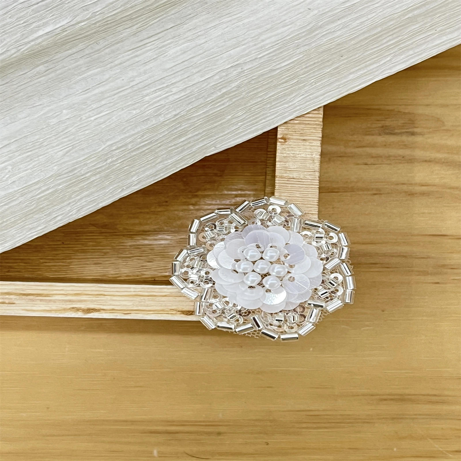 10Pcs Pearl Patches Handmade Flower Sequins Beaded Trim Embroidered Lace Applique for Wedding DIY Garment Sewing Accessories
10Pcs Pearl Patches Handmade Flower Sequins Beaded Trim Embroidered Lace Applique for Wedding DIY Garment Sewing Accessories