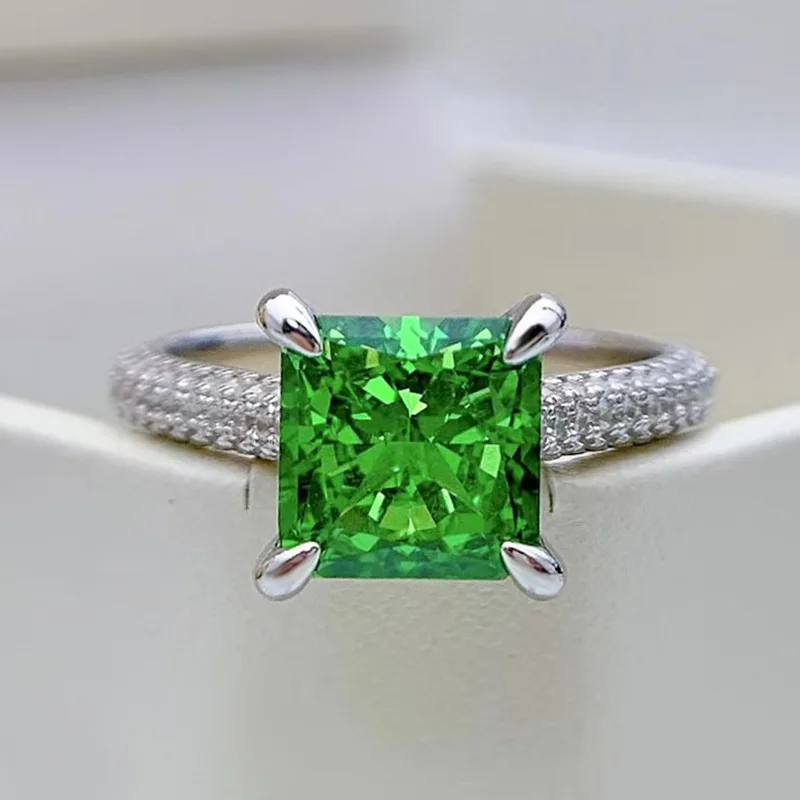 S925 Silver Classic Green 8 * 8 High Carbon Diamond Ring Hand Set Simple Women's Ring 925 Silver Ring Wholesale
S925 Silver Classic Green 8 * 8 High Carbon Diamond Ring Hand Set Simple Women's Ring 925 Silver Ring Wholesale