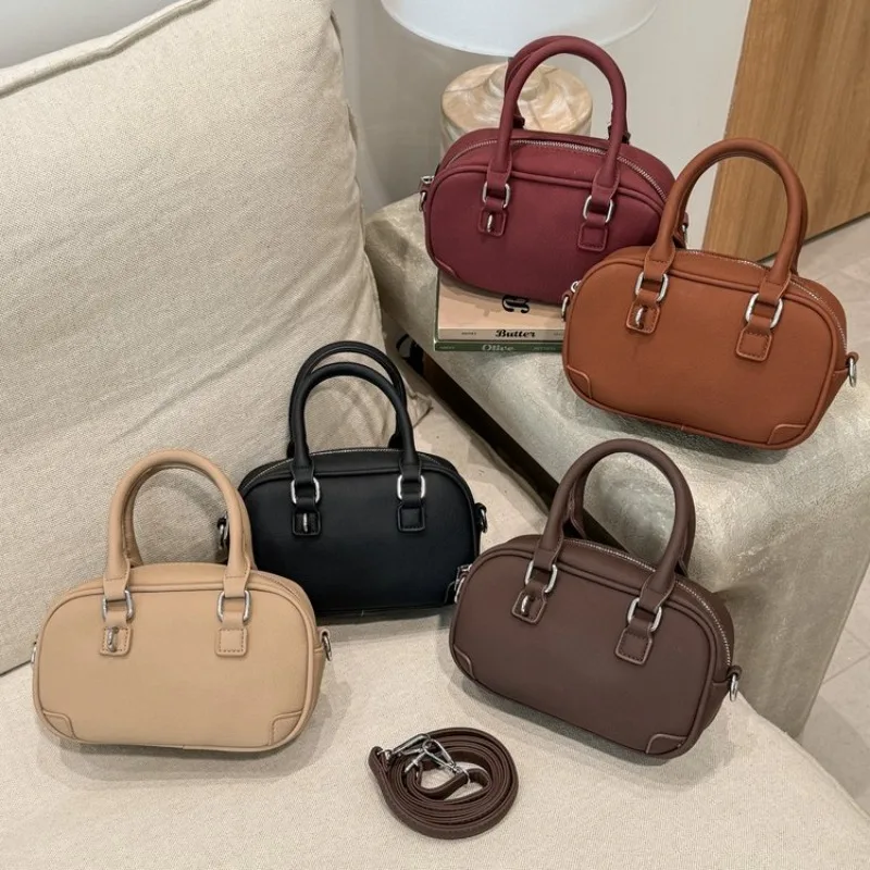 Vintage Solid Color Diaper Bag Women Leather Handbag Minimalist High End Classic Elegant Casual Business Trendy Commuter Tote
Vintage Solid Color Diaper Bag Women Leather Handbag Minimalist High End Classic Elegant Casual Business Trendy Commuter Tote