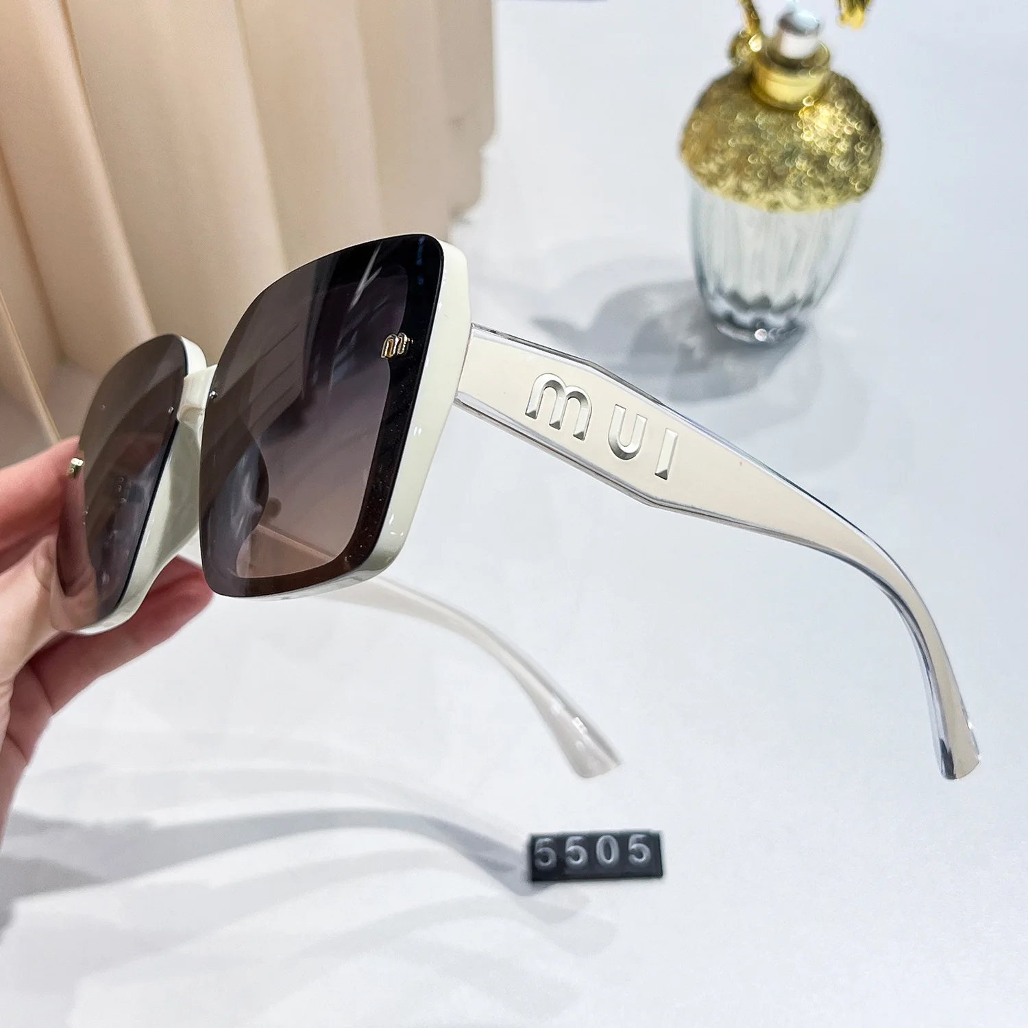 2025 New! European and American Retro High Definition Polarized Fashion High End Sunglasses Advanced Sense UV Protection
2025 New! European and American Retro High Definition Polarized Fashion High End Sunglasses Advanced Sense UV Protection