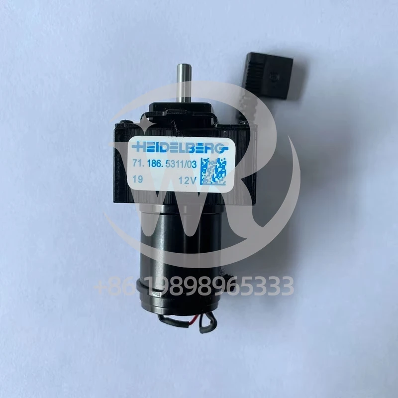 Мотор красочного аппарата Heidelberg 71.186.5311 для Heidelberg CD102 SM102, запчасти для полиграфического оборудования
Мотор красочного аппарата Heidelberg 71.186.5311 для Heidelberg CD102 SM102, запчасти для полиграфического оборудования
