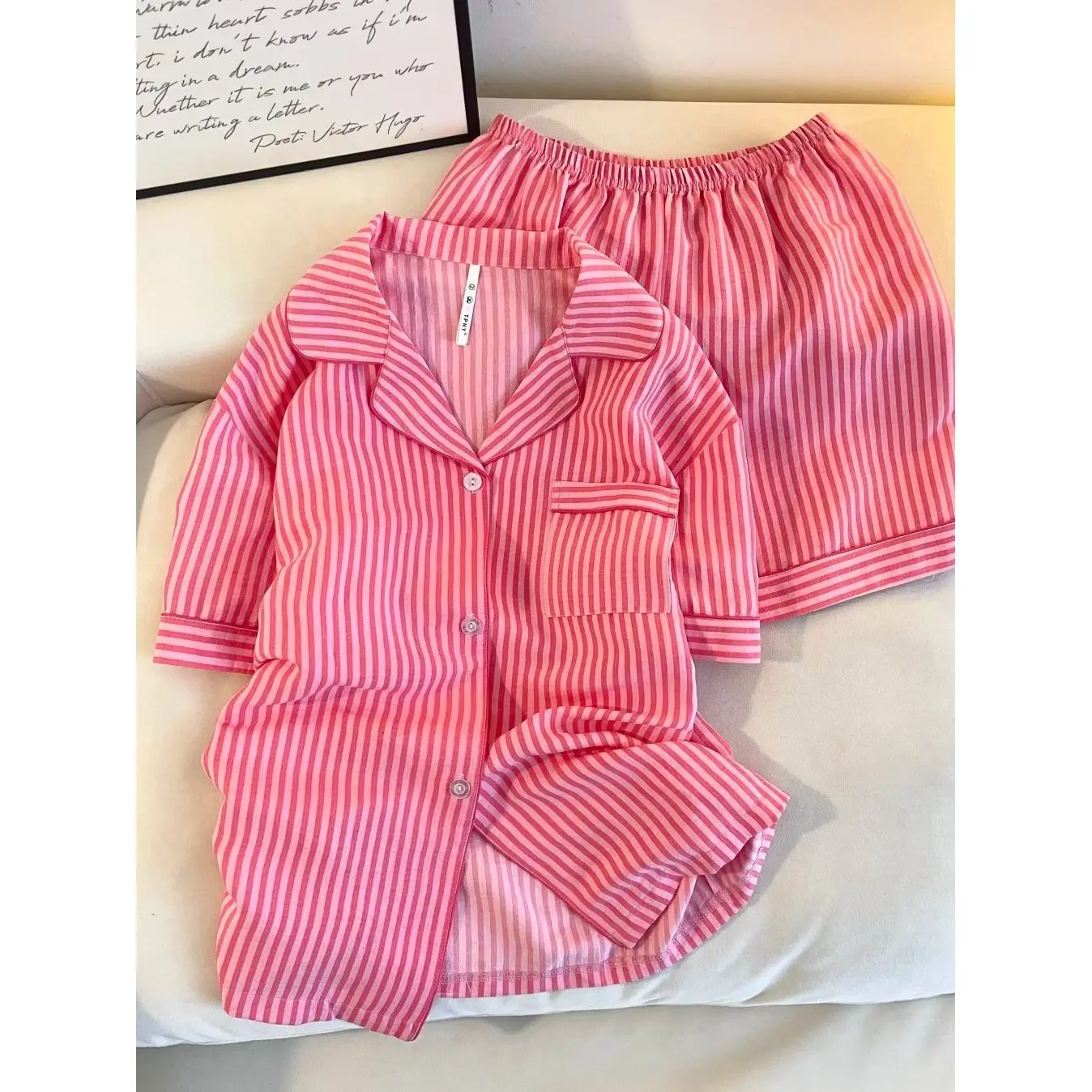Summer New Cloud Cotton Sleepwear Women Short Sleeve Shorts Pink White Stripes Turn-down Collar Sweet Girl Loose Home Clothes
Summer New Cloud Cotton Sleepwear Women Short Sleeve Shorts Pink White Stripes Turn-down Collar Sweet Girl Loose Home Clothes