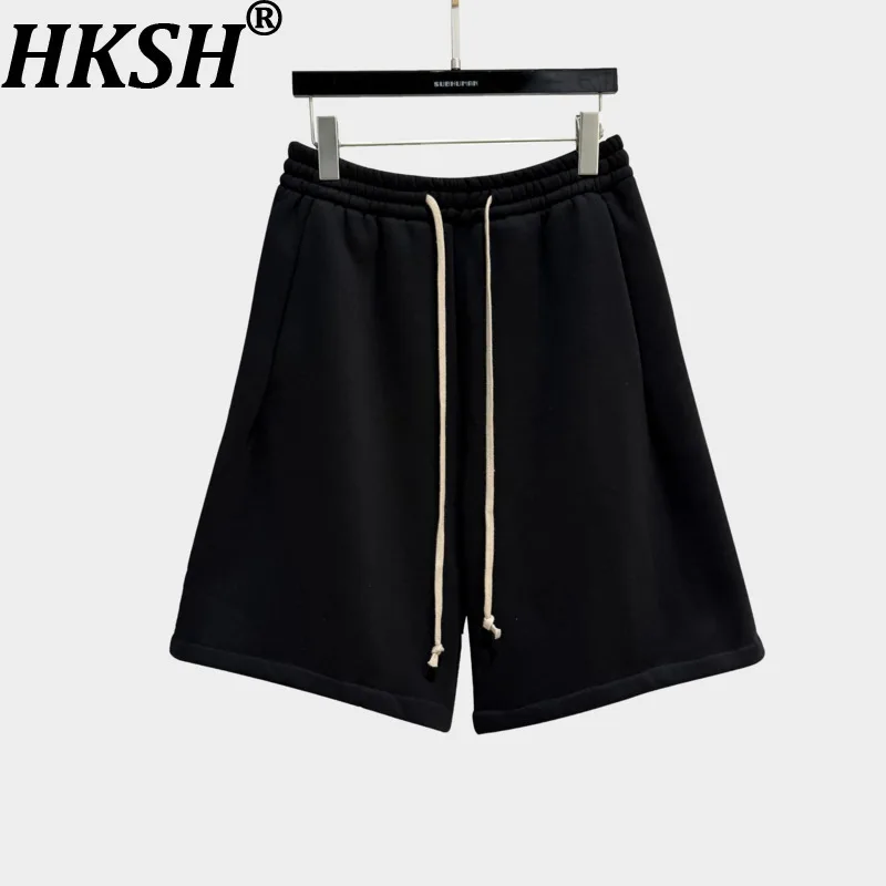 HKSH новые летние мужские потертые спортивные шорты Tide High Street на шнурке, свободные повседневные модные прямые спортивные штаны средней длины HK7026 
HKSH новые летние мужские потертые спортивные шорты Tide High Street на шнурке, свободные повседневные модные прямые спортивные штаны средней длины HK7026