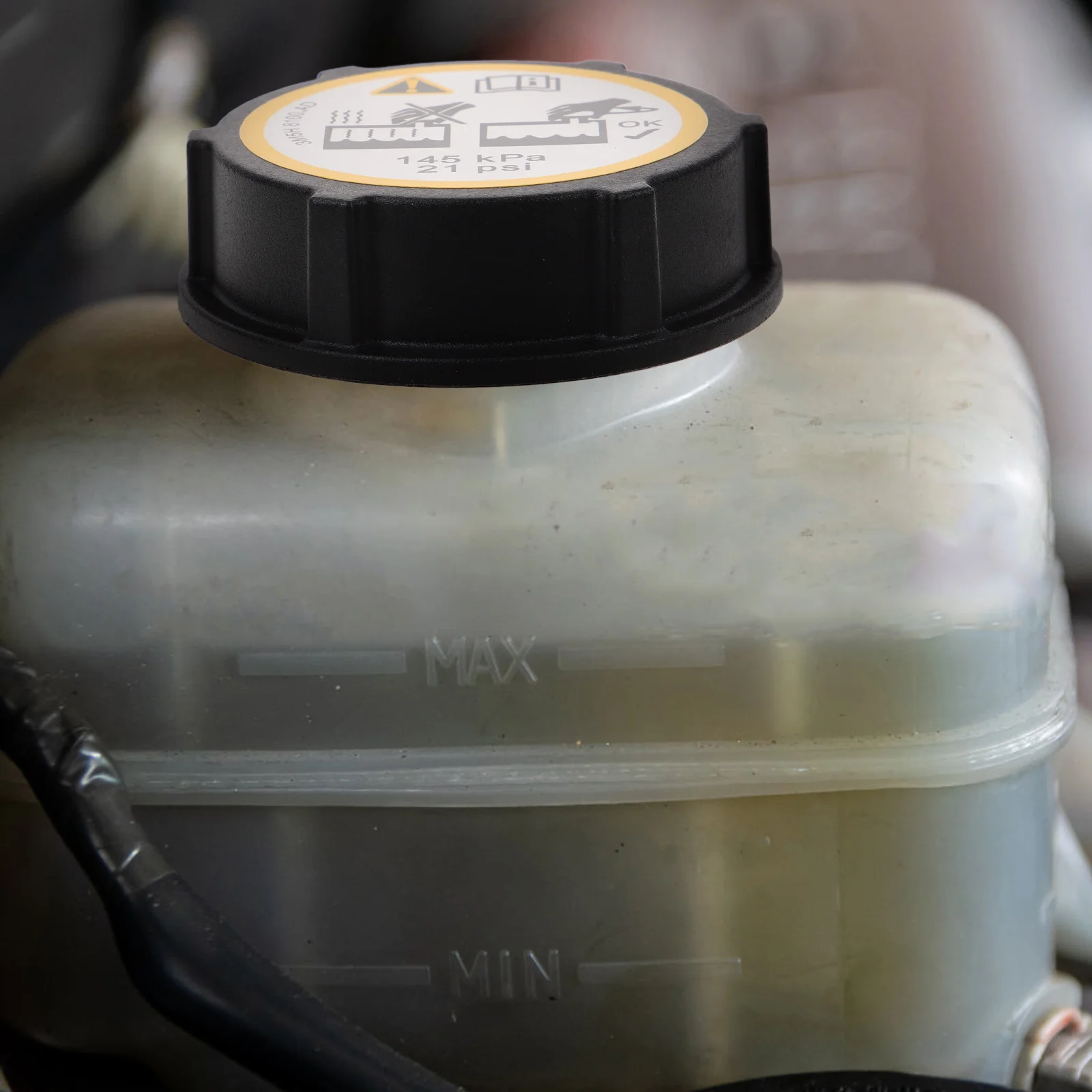 Aluminum Coolant Recovery Bottle Caps Engine Reservoir Overflow Replacement Durable Spill Proof Easy Install Long Lasting
Aluminum Coolant Recovery Bottle Caps Engine Reservoir Overflow Replacement Durable Spill Proof Easy Install Long Lasting