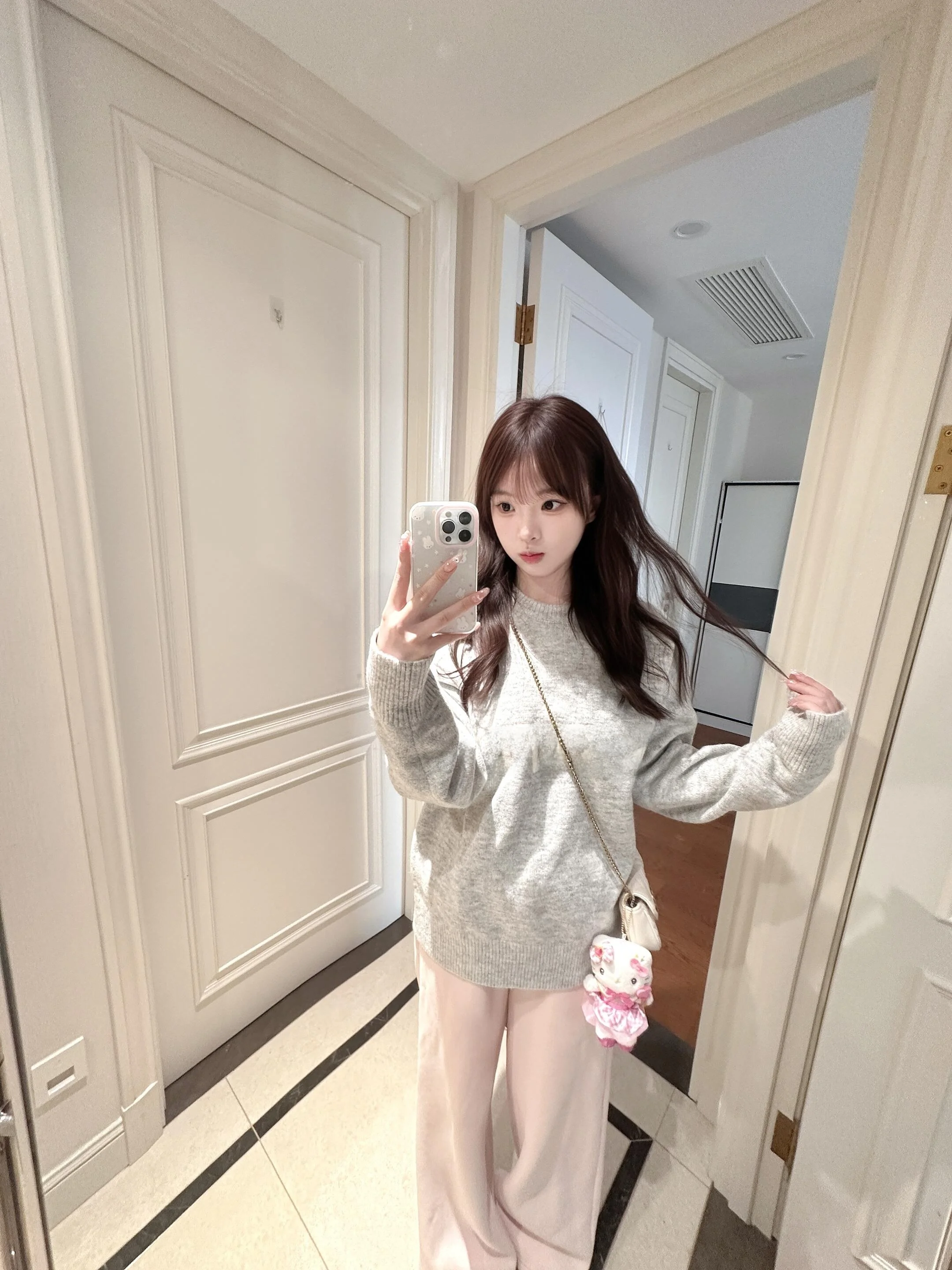 Gray Knitted Sweater Women's Loose round Neck Pullover Soft Cozy Outerwear Inner Match Autumn Winter Casual Style Knitwear
Gray Knitted Sweater Women's Loose round Neck Pullover Soft Cozy Outerwear Inner Match Autumn Winter Casual Style Knitwear