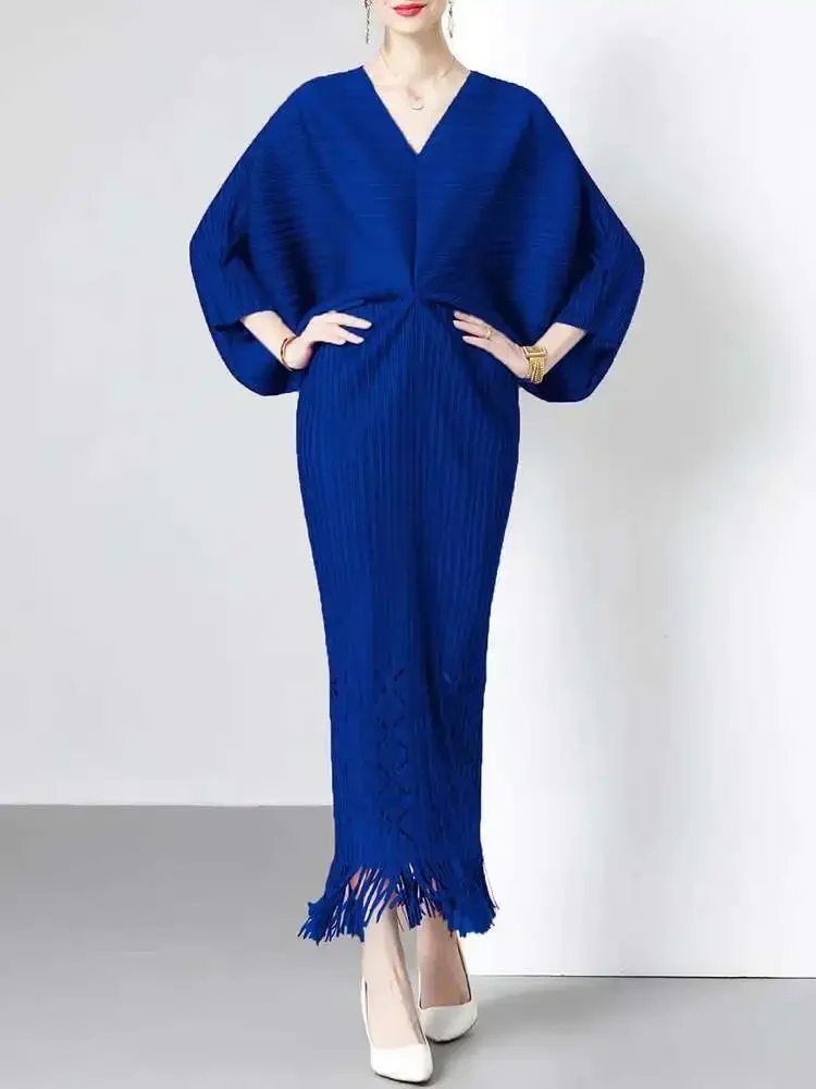 Miyake 2025 Summer Elegant Women's Dresses Pleated Mid-length Dress V-neck Full Batwing Sleeves Splicing Fringe Solid Colour New
Miyake 2025 Summer Elegant Women's Dresses Pleated Mid-length Dress V-neck Full Batwing Sleeves Splicing Fringe Solid Colour New
