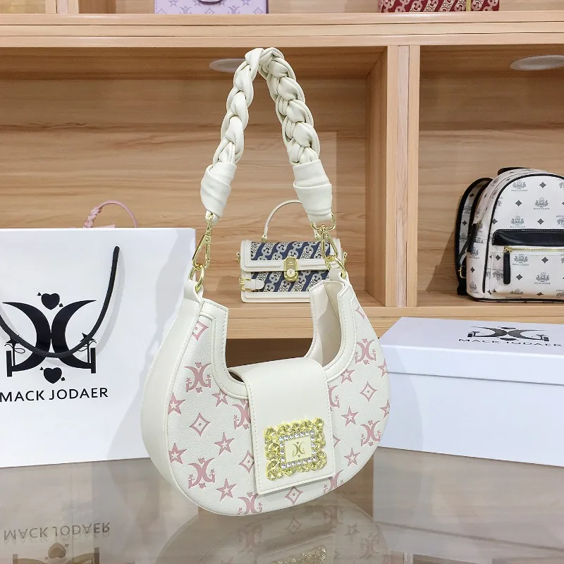 Нишевая тканая сумка в форме полумесяца, новинка 2025, высококачественная сумка через плечо с тиснением подмышками
Нишевая тканая сумка в форме полумесяца, новинка 2025, высококачественная сумка через плечо с тиснением подмышками