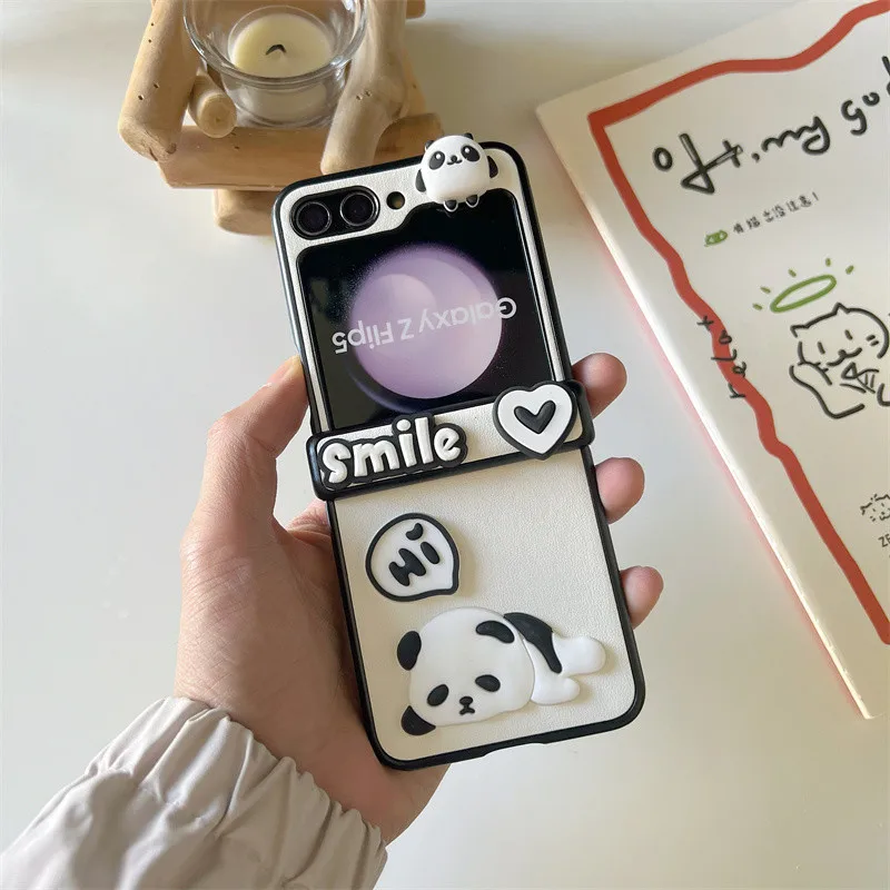 Модный белый кожаный чехол для телефона с 3D мультяшным милым улыбкой и пандой для Samsung Galaxy Z Flip 7 6 5 3 4 5G с шарниром и полной защитной крышкой
Модный белый кожаный чехол для телефона с 3D мультяшным милым улыбкой и пандой для Samsung Galaxy Z Flip 7 6 5 3 4 5G с шарниром и полной защитной крышкой