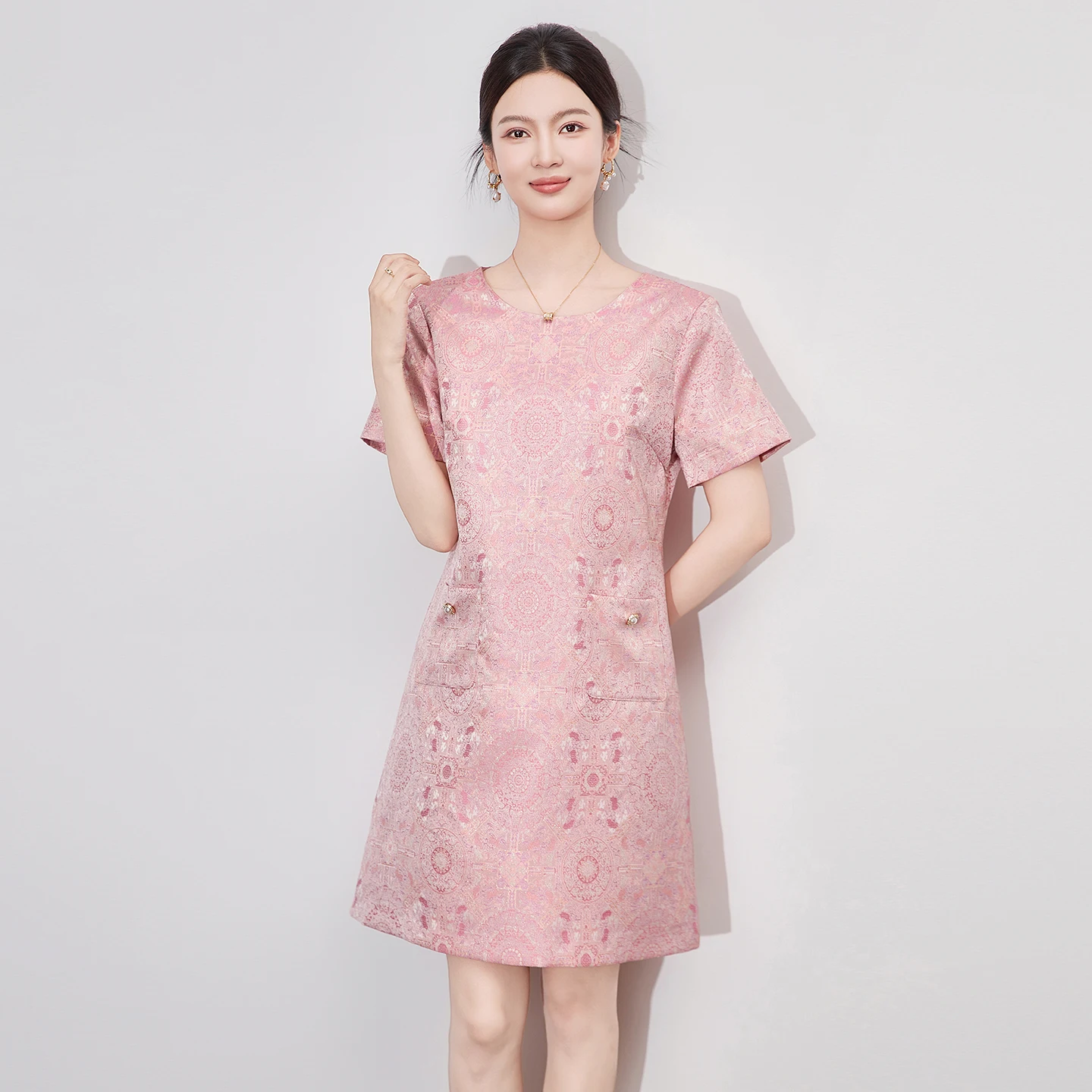 2025 New Metallic Jacquard A-Line Short Sleeve Slim Fit Women's Summer Dress Oriental Elegant Premium Quality
2025 New Metallic Jacquard A-Line Short Sleeve Slim Fit Women's Summer Dress Oriental Elegant Premium Quality