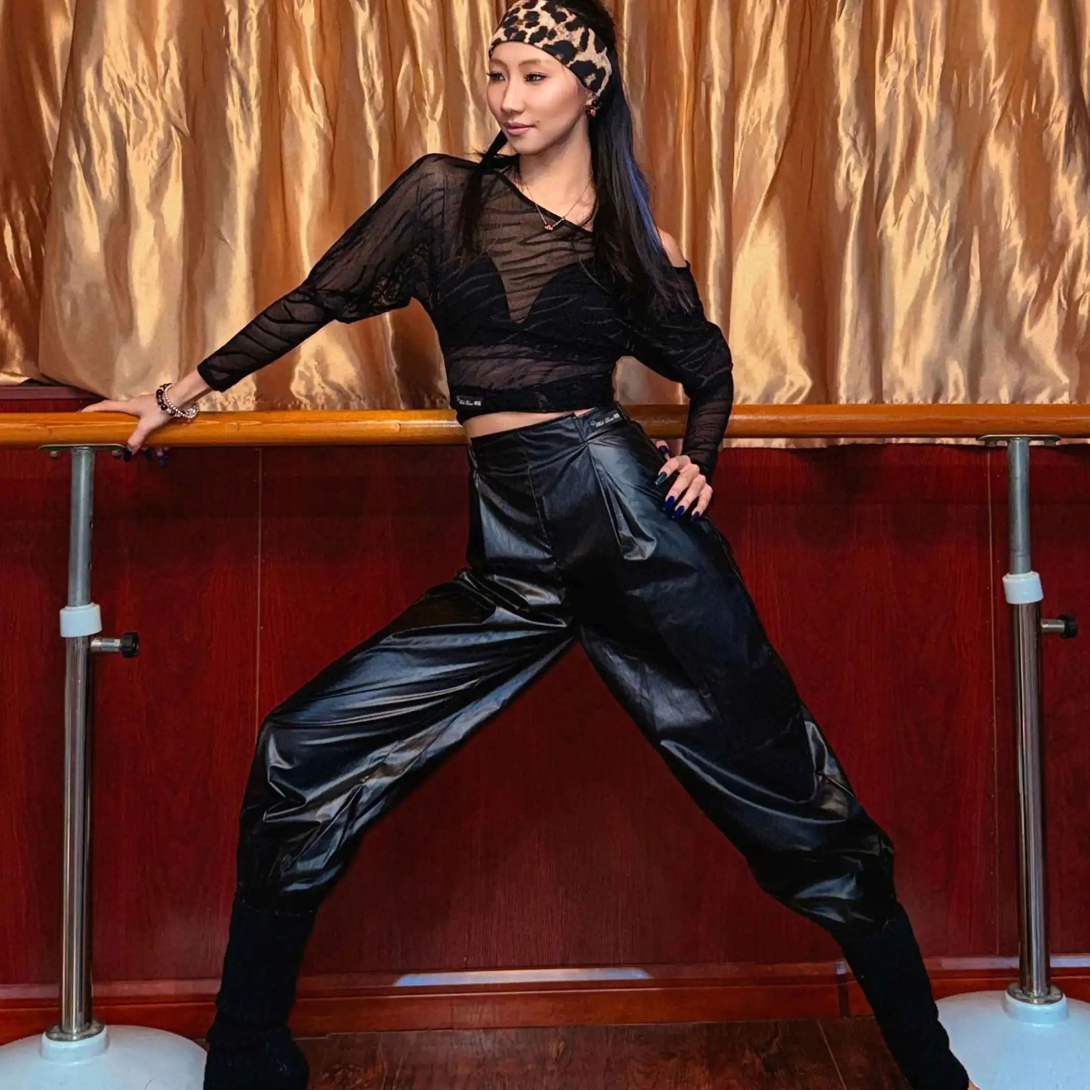 New Latin Dance Costume Practice Suit Long Sleeve Slant Shoulder Top Leather Pants Trousers Training Clothes Women Wear DN23036
New Latin Dance Costume Practice Suit Long Sleeve Slant Shoulder Top Leather Pants Trousers Training Clothes Women Wear DN23036