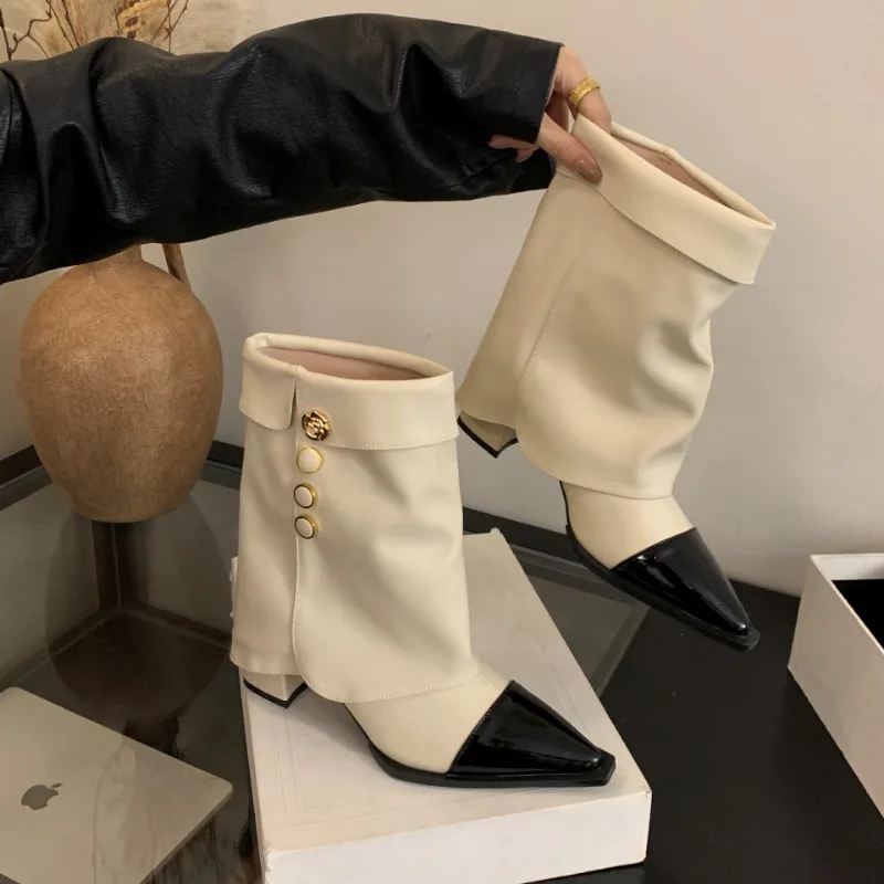 New Metal Chain Short Boots Thick Heels Pointed Tips Imitation Suede PantsTube Boots Autumn/Winter High Heels Knight Boots 35-39
New Metal Chain Short Boots Thick Heels Pointed Tips Imitation Suede PantsTube Boots Autumn/Winter High Heels Knight Boots 35-39