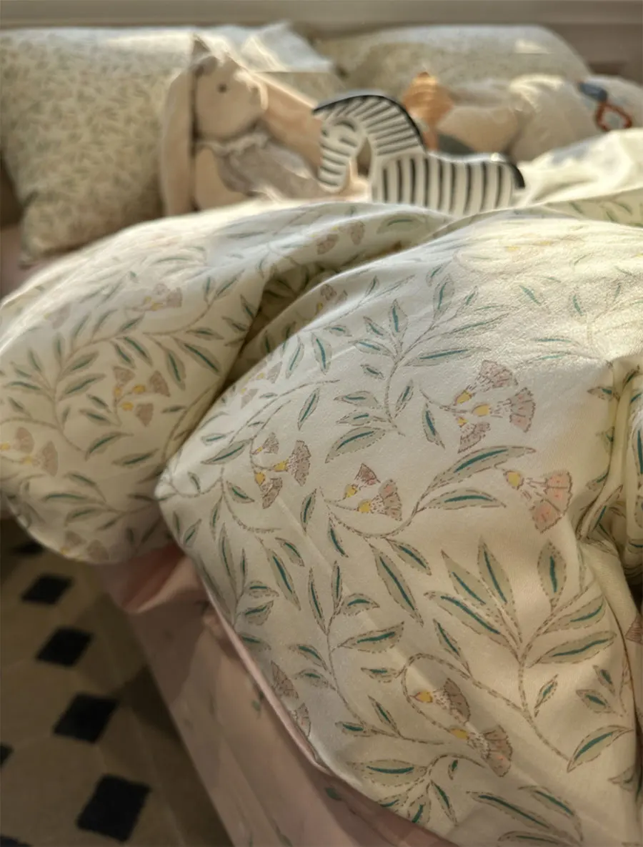 American country flower bedding set,twin full queen king sweet cute floral cotton home textile bed sheet pillow case quilt cover
American country flower bedding set,twin full queen king sweet cute floral cotton home textile bed sheet pillow case quilt cover