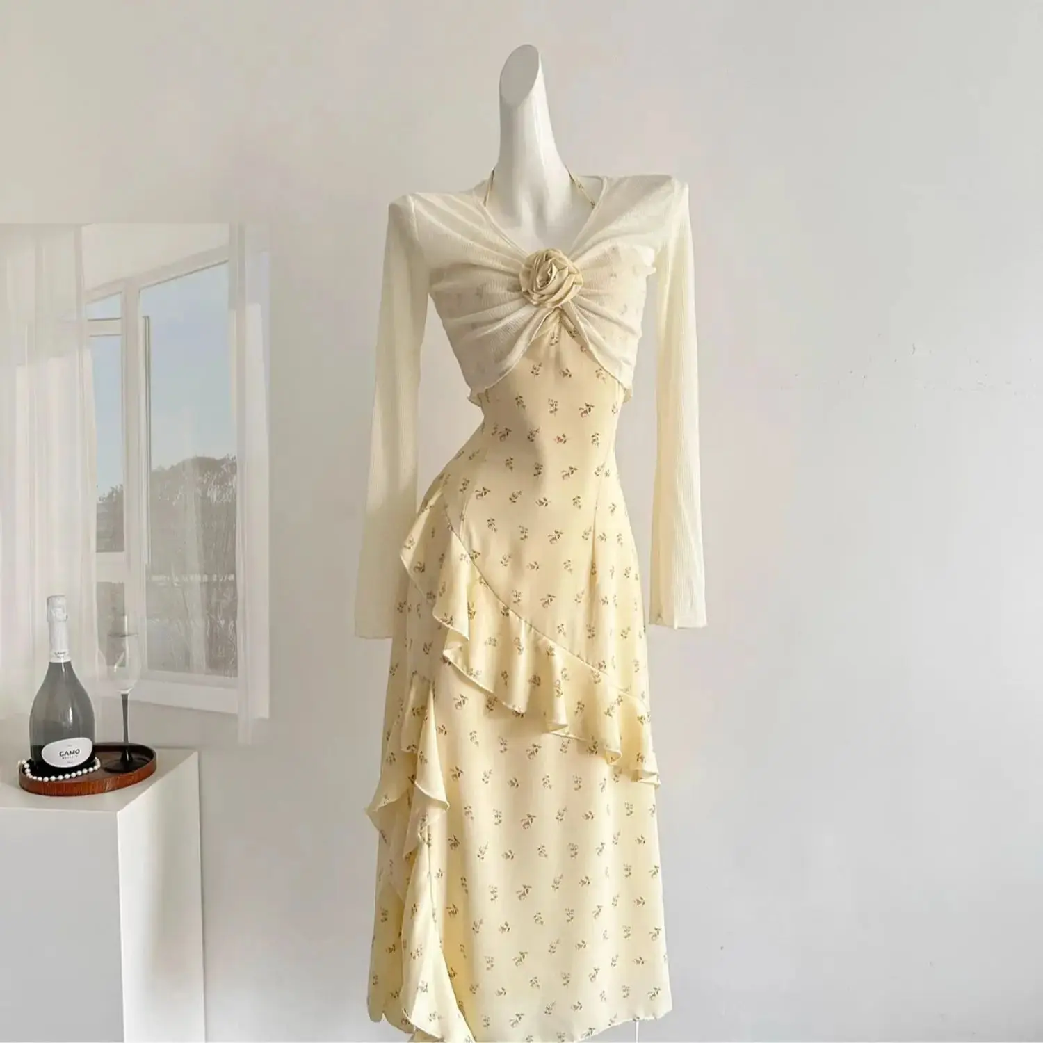 Sweet Yellow Floral Dress Set For Women French Style Hanging Neck Lace-up Dress Long Sleeve Thin Cardigan 2Pcs Set
Sweet Yellow Floral Dress Set For Women French Style Hanging Neck Lace-up Dress Long Sleeve Thin Cardigan 2Pcs Set