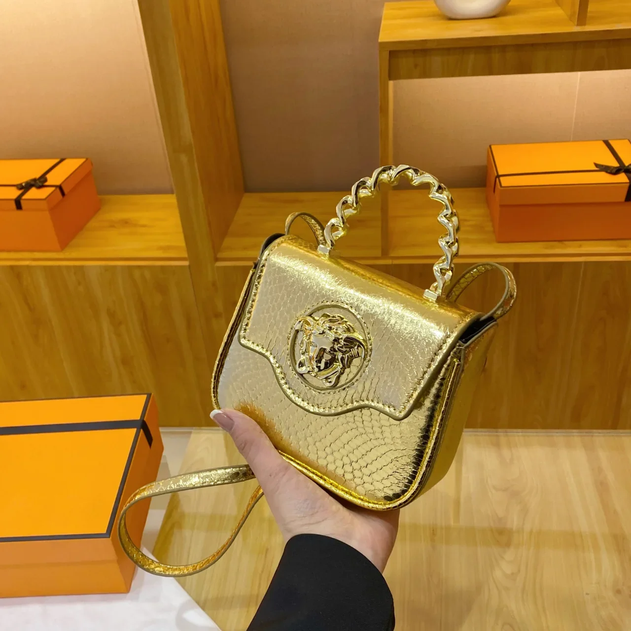 2025 Light Luxury Patent Leather Women's Bag - Cross - Body Shoulder, Portable Small Square with Fashion - Forward Design
2025 Light Luxury Patent Leather Women's Bag - Cross - Body Shoulder, Portable Small Square with Fashion - Forward Design