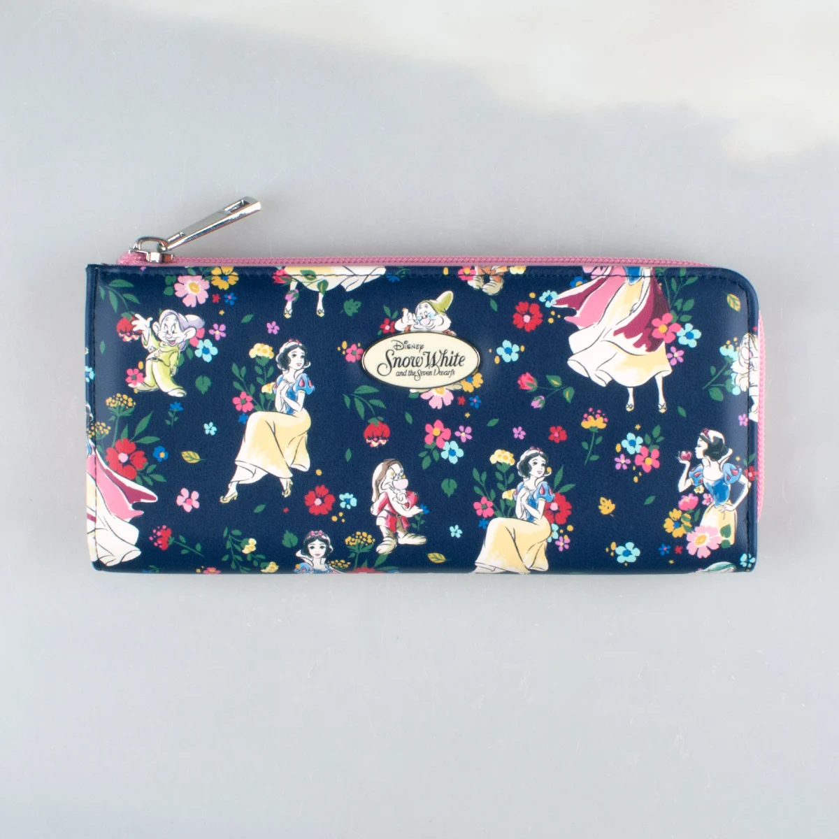 Кошелек на молнии с принтом Белоснежки Диснея, модный персонализированный кошелек для монет с держателем для карт
Кошелек на молнии с принтом Белоснежки Диснея, модный персонализированный кошелек для монет с держателем для карт