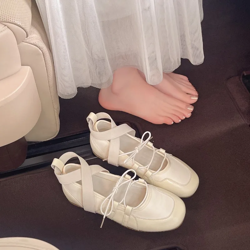 New Women's Spring and Autumn Comfortable Solid Color Lightweight Single Shoes Women Elegant Fashion Casual Shallow Mouth Shoes
New Women's Spring and Autumn Comfortable Solid Color Lightweight Single Shoes Women Elegant Fashion Casual Shallow Mouth Shoes