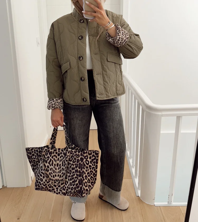 Популярная однобортная хлопковая куртка в европейском и американском стиле AliExpress с воротником-стойкой в стиле ретро
Популярная однобортная хлопковая куртка в европейском и американском стиле AliExpress с воротником-стойкой в стиле ретро