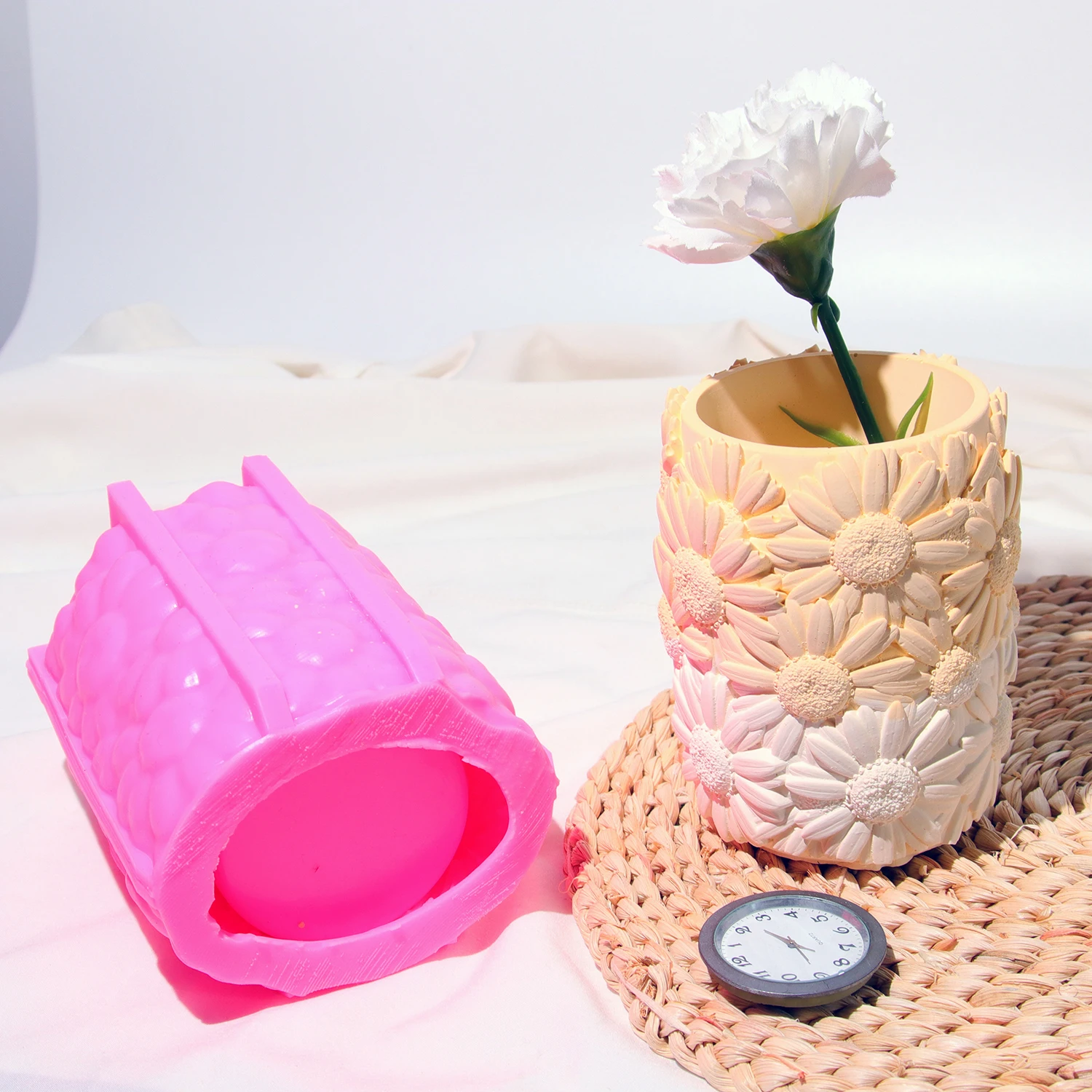 Sunflower Embossed Pot Silicone Mold for DIY Cement Flower Pots, Gypsum Candle Vessels, Epoxy Resin Storage Organizers
Sunflower Embossed Pot Silicone Mold for DIY Cement Flower Pots, Gypsum Candle Vessels, Epoxy Resin Storage Organizers