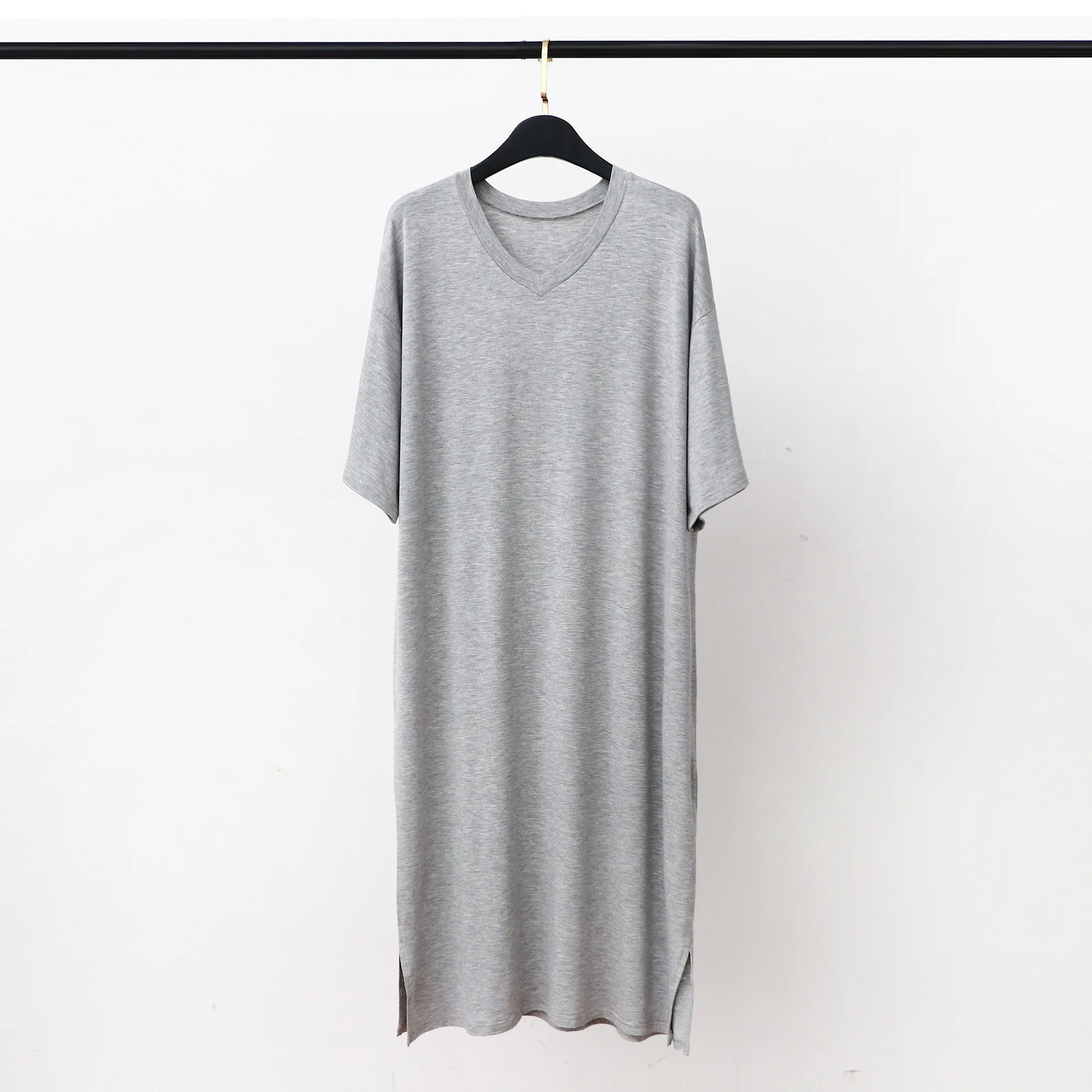 Новая женская ночная рубашка L-3XL больших размеров с коротким рукавом, свободная домашняя ночнушка из модала, мягкая и комфортная
Новая женская ночная рубашка L-3XL больших размеров с коротким рукавом, свободная домашняя ночнушка из модала, мягкая и комфортная