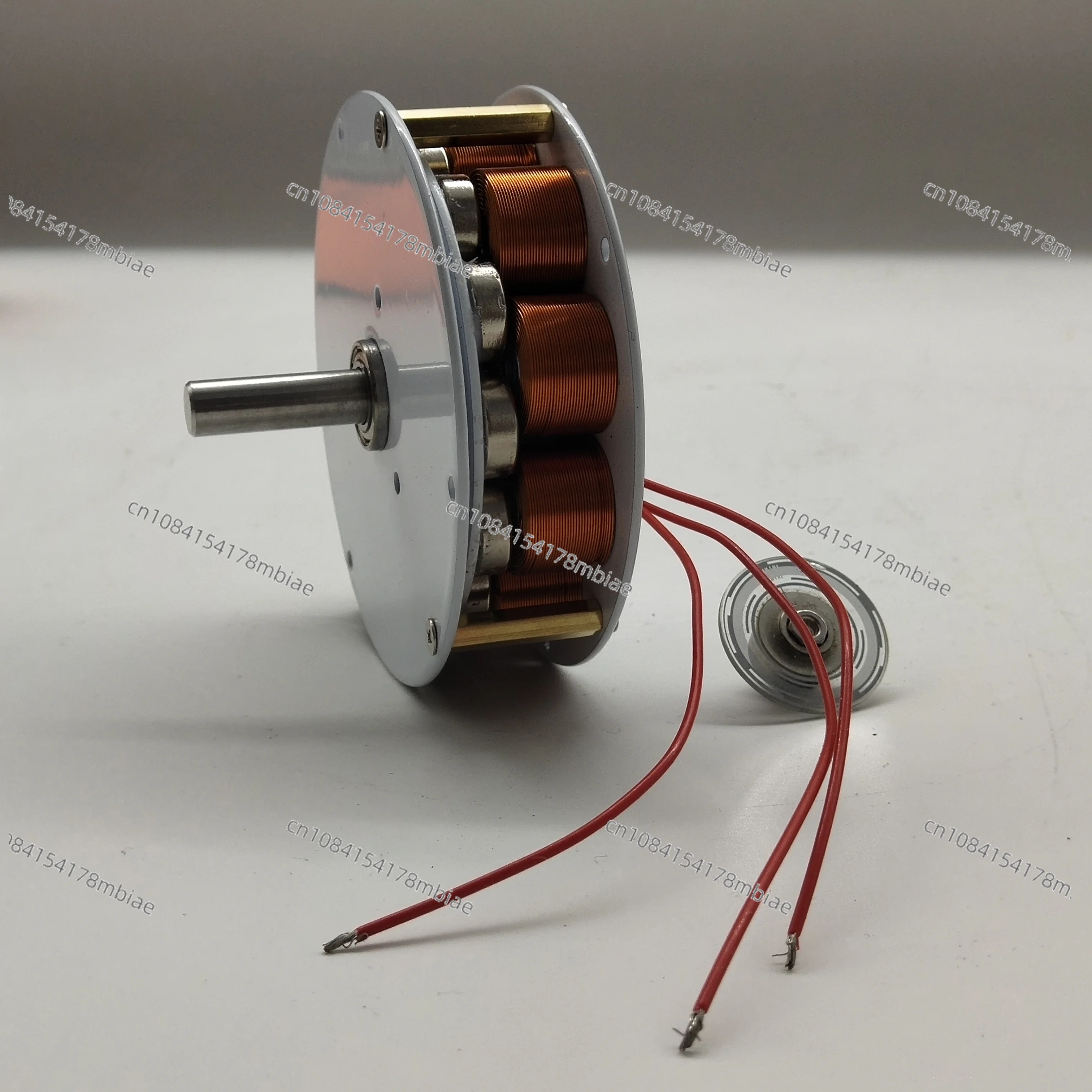 Micro Disc Type with Iron Core Generator, Strong Magnetic, Low Speed, High Power Generation, Multi-pole, Three-phase Alternator
Micro Disc Type with Iron Core Generator, Strong Magnetic, Low Speed, High Power Generation, Multi-pole, Three-phase Alternator