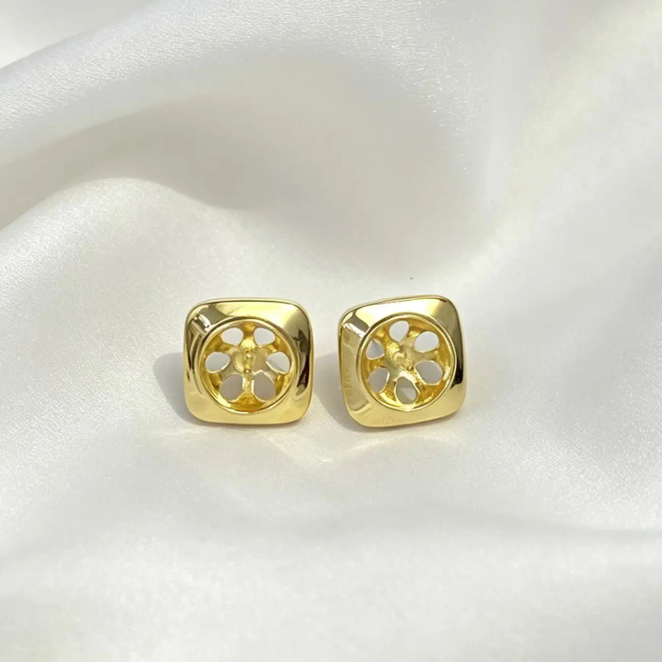 S925 Sterling Silver Earrings Mount Findings Settings Base Mounting Parts Accessory Fittings for 9-10mm Pearls
S925 Sterling Silver Earrings Mount Findings Settings Base Mounting Parts Accessory Fittings for 9-10mm Pearls