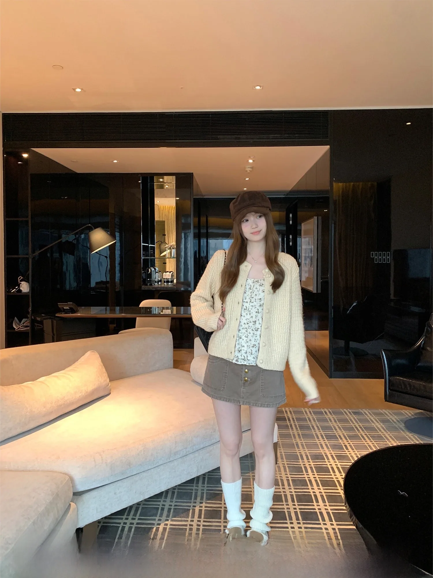 Вязаный кардиган Chunlan: женская повседневная верхняя одежда в корейском стиле, весенняя коллекция Hualvege, модный топ для девушек
Вязаный кардиган Chunlan: женская повседневная верхняя одежда в корейском стиле, весенняя коллекция Hualvege, модный топ для девушек