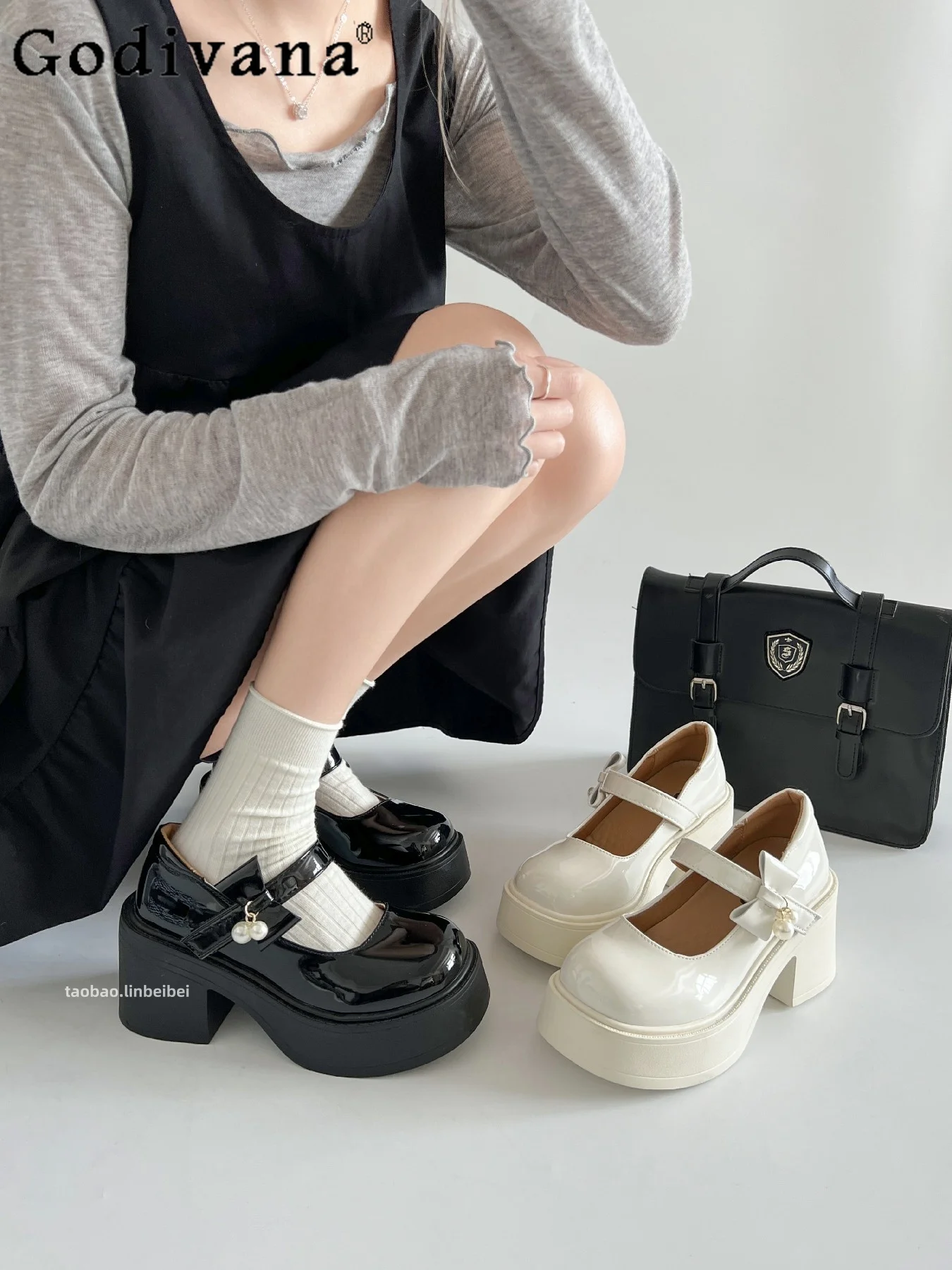 2025 New Bow Pearl One-word Buckle with High Heels Retro Round Head Thick Heels Versatile Cute Mary Jane Women's Single Shoes
2025 New Bow Pearl One-word Buckle with High Heels Retro Round Head Thick Heels Versatile Cute Mary Jane Women's Single Shoes