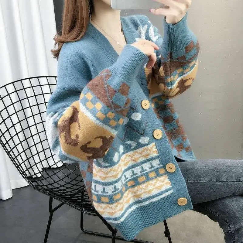 V-neck Knitting Cardigan Coat Women Autumn Winter Fashion Jacquard Loose Sweater Simplicity Office Lady All-match Knitwear Tops
V-neck Knitting Cardigan Coat Women Autumn Winter Fashion Jacquard Loose Sweater Simplicity Office Lady All-match Knitwear Tops