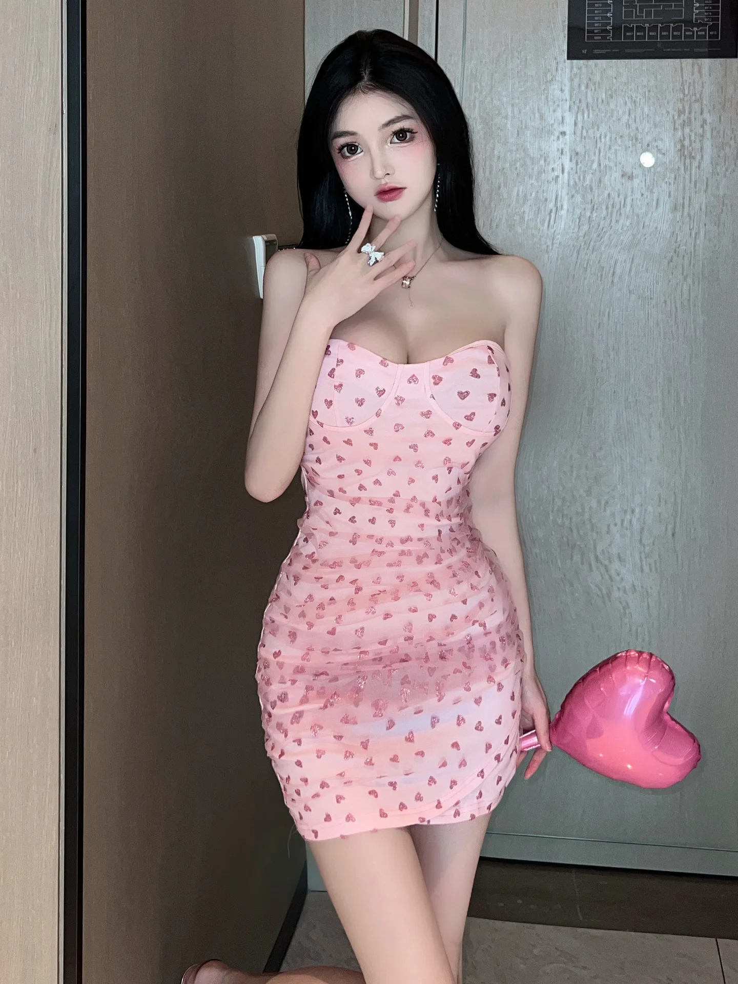 2024 Summer Sexy Spicy Girl Strapless Mesh Love Printed Slim Wrap Hip Dress Women Cinching Waist Backless Sweet Short Dress 7OSQ
2024 Summer Sexy Spicy Girl Strapless Mesh Love Printed Slim Wrap Hip Dress Women Cinching Waist Backless Sweet Short Dress 7OSQ