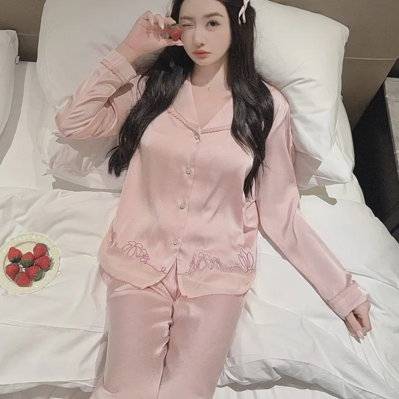 26 Speing Summer Pink French-style Lace Pajamas Women Girl 2piece Set High-end Luxury Causal Ice Silk Nightgown Sleepwear
26 Speing Summer Pink French-style Lace Pajamas Women Girl 2piece Set High-end Luxury Causal Ice Silk Nightgown Sleepwear