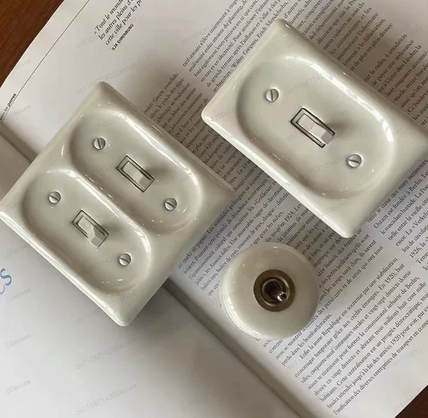 American Retro Ceramic White Switch Socket 120 Type Double Opening Lever Single Control Dual Control
American Retro Ceramic White Switch Socket 120 Type Double Opening Lever Single Control Dual Control