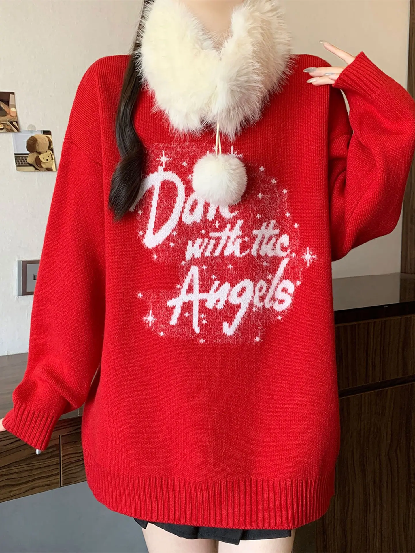 Red Knitted Loose Fit Sweater with Fur Collar for Women Winter 2025 Trendy Commute Style Long Sleeve round Neck Top
Red Knitted Loose Fit Sweater with Fur Collar for Women Winter 2025 Trendy Commute Style Long Sleeve round Neck Top
