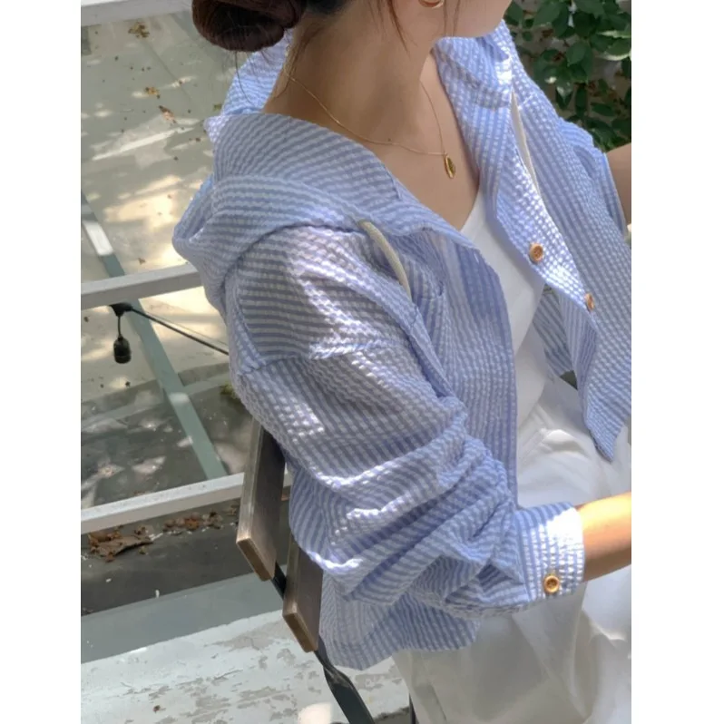 Summer Stripe Color Block Short Sleeveless Women's Shirt Casual Loose Long Sleeve Sun Protection Hat Design Single Button
Summer Stripe Color Block Short Sleeveless Women's Shirt Casual Loose Long Sleeve Sun Protection Hat Design Single Button