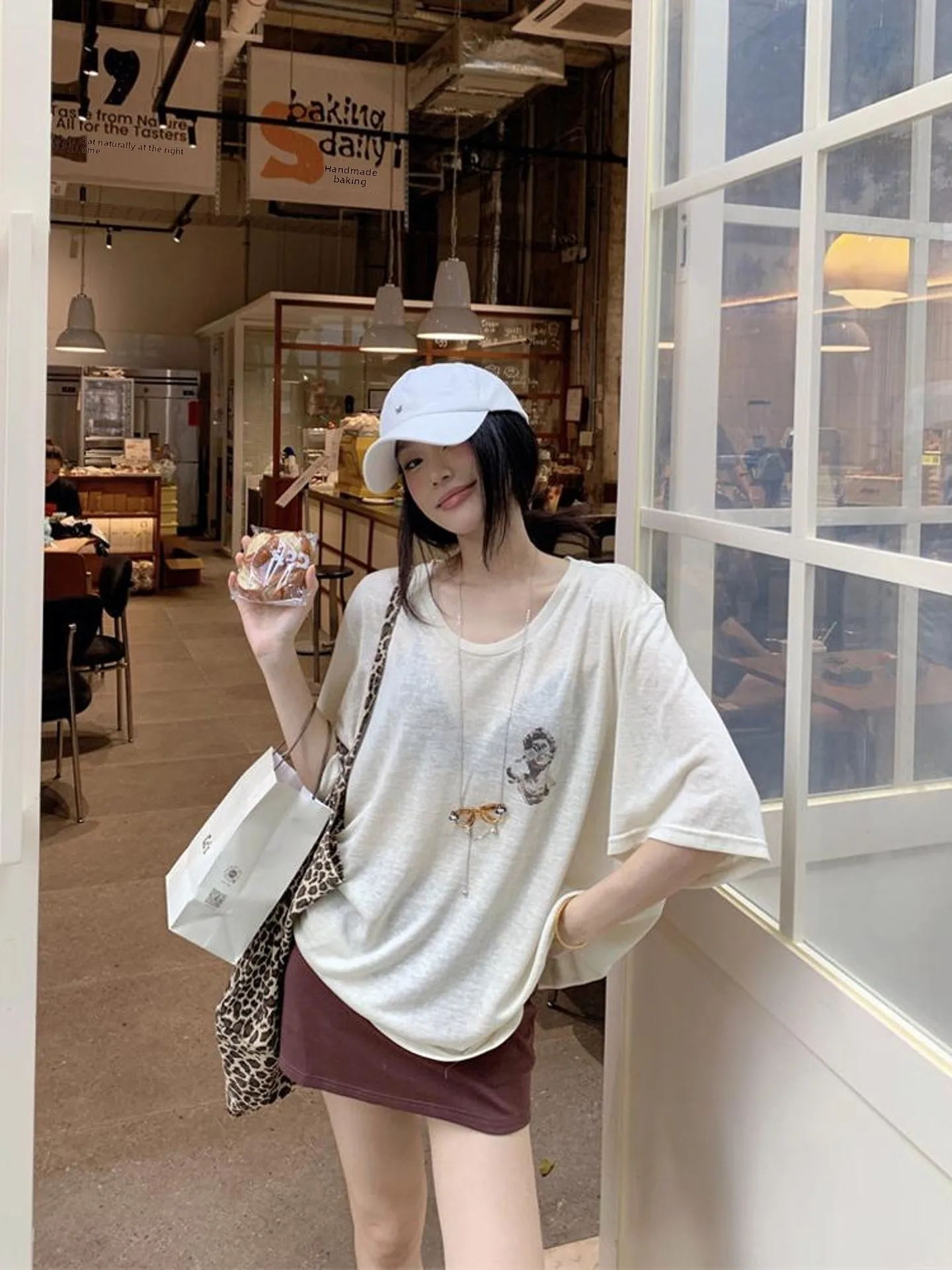 Loose Lazy Style O-Neck Short Sleeve T-Shirt Women's Fashion Korean Style Printed Medium Length Summer Top for Young Girls
Loose Lazy Style O-Neck Short Sleeve T-Shirt Women's Fashion Korean Style Printed Medium Length Summer Top for Young Girls
