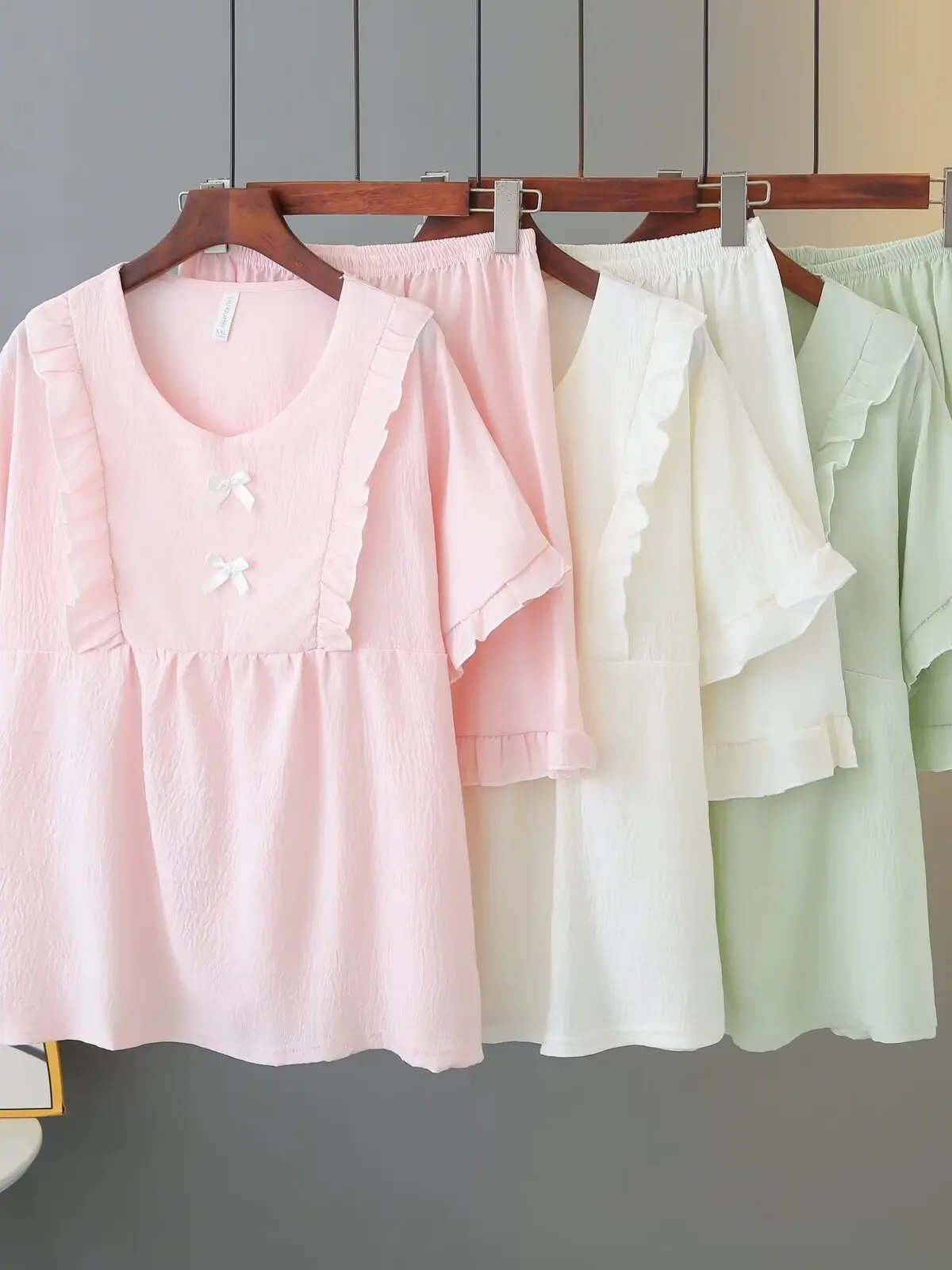 plus Size Women's Sweet Style Summer Thin Short Sleeve Shorts Set Home Clothes Knot Lace Sleepwear Casual Splice
plus Size Women's Sweet Style Summer Thin Short Sleeve Shorts Set Home Clothes Knot Lace Sleepwear Casual Splice