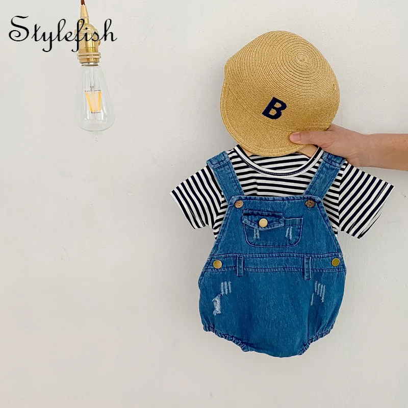 new products spring and summer ins best-selling cotton denim suspender pants + striped T-shirt baby girl two-piece suit
new products spring and summer ins best-selling cotton denim suspender pants + striped T-shirt baby girl two-piece suit