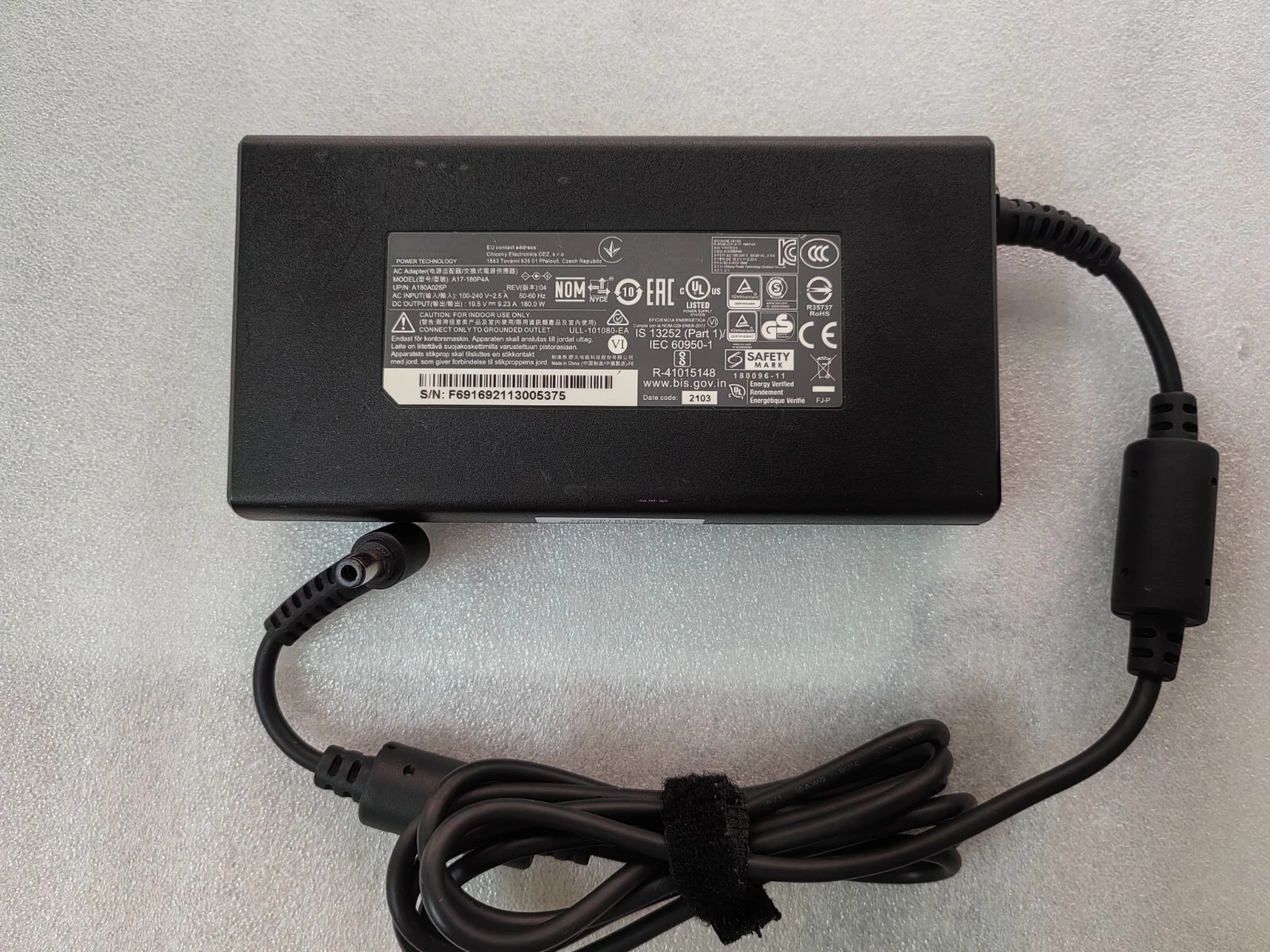 Suitable for MSI MS-17F3 Creator 17M A9SE-031 19.5V 9.23A A17-180P4A 180W Genuine Power Adapter
Suitable for MSI MS-17F3 Creator 17M A9SE-031 19.5V 9.23A A17-180P4A 180W Genuine Power Adapter
